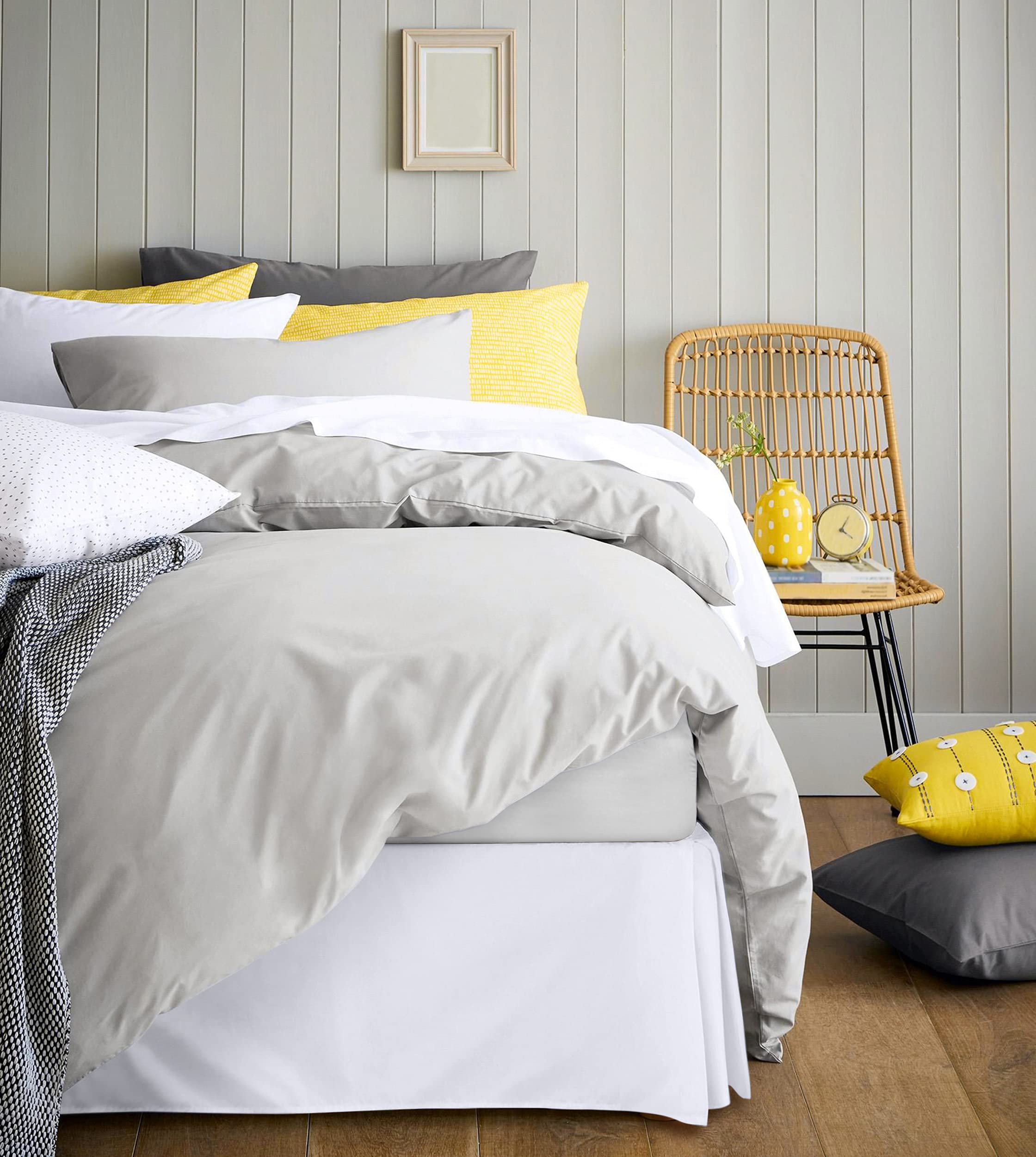 Utopia Bedding King Size Bed Skirt - Premium Soft Quadruple Pleated Ruffle Design with 16 Inch Tailored Drop - Hotel Quality, Shrinkage & Fade Resistant - Perfect for Luxury Bedrooms & Guest Rooms (King, White)