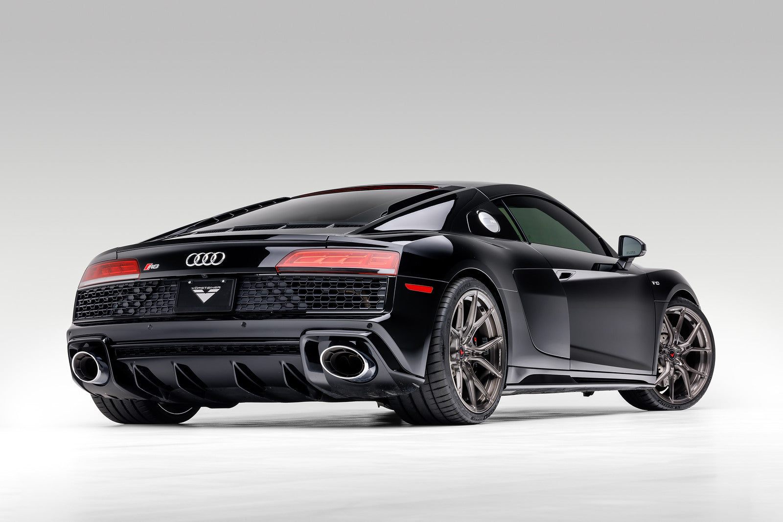 Audi R8 20 VPX 101 Liquid Smoke - High Performance Car Accessory for Racing & Car Enthusiasts - Perfect for Track Days & Auto Shows