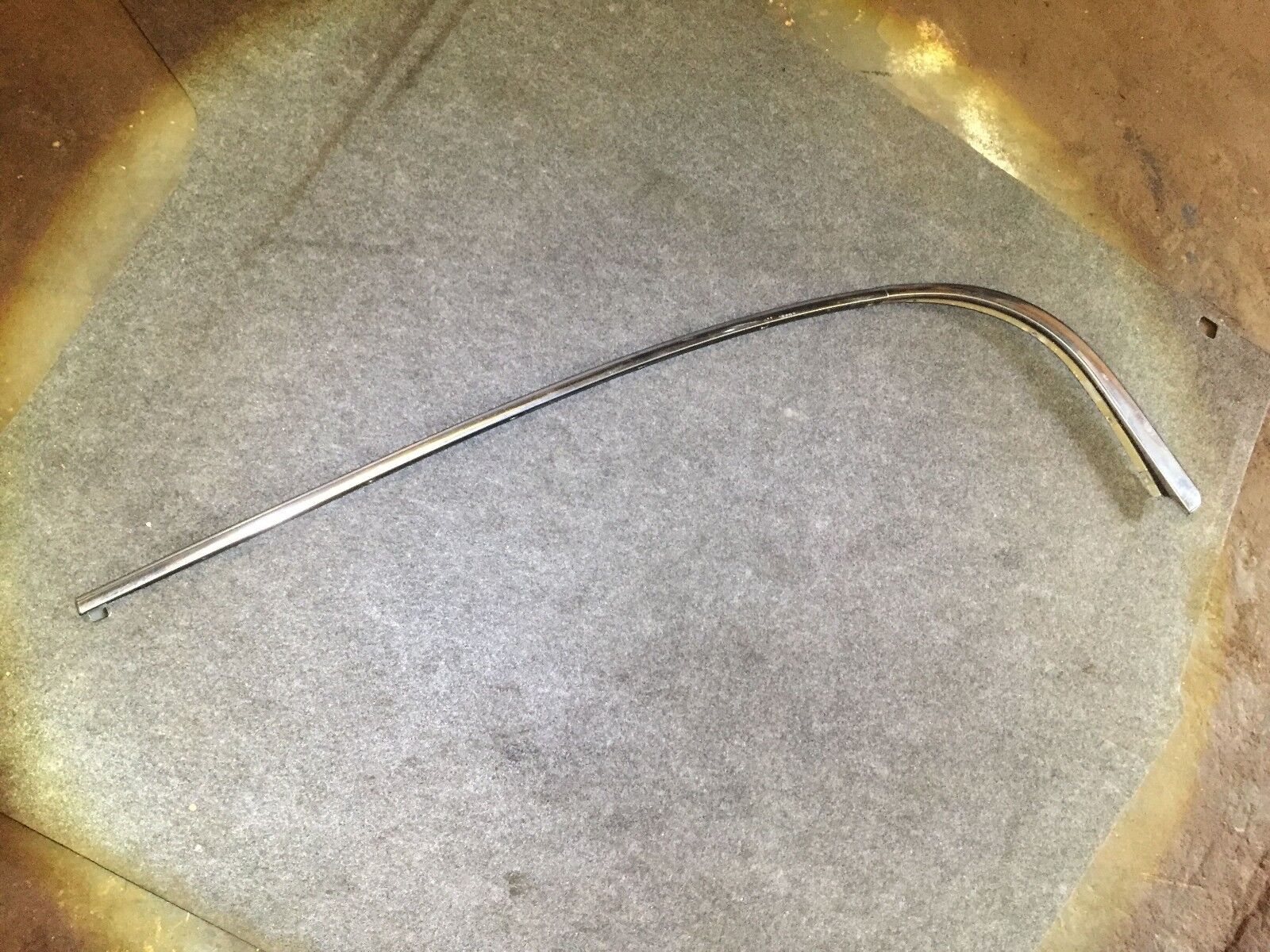 2004-2011 Lincoln Town Car Front Left Door Exterior Frame Trim Bezel OEM Replacement Part - Perfect for Car Restoration & Door Repair Projects