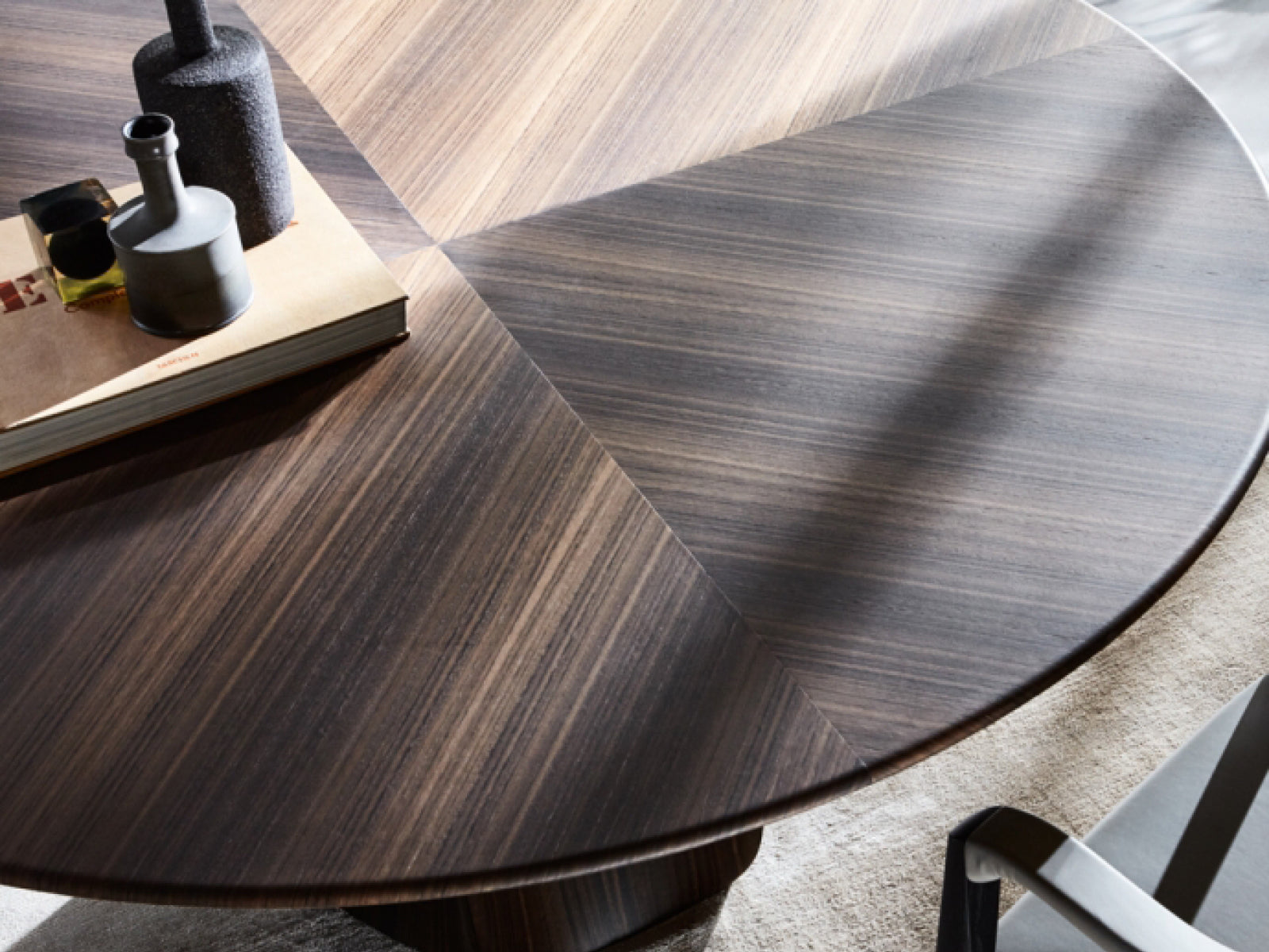 Modern Asterias Dining Table - 6 Seater Solid Wood Kitchen Table for Dining Room - Perfect for Family Gatherings & Dinner Parties