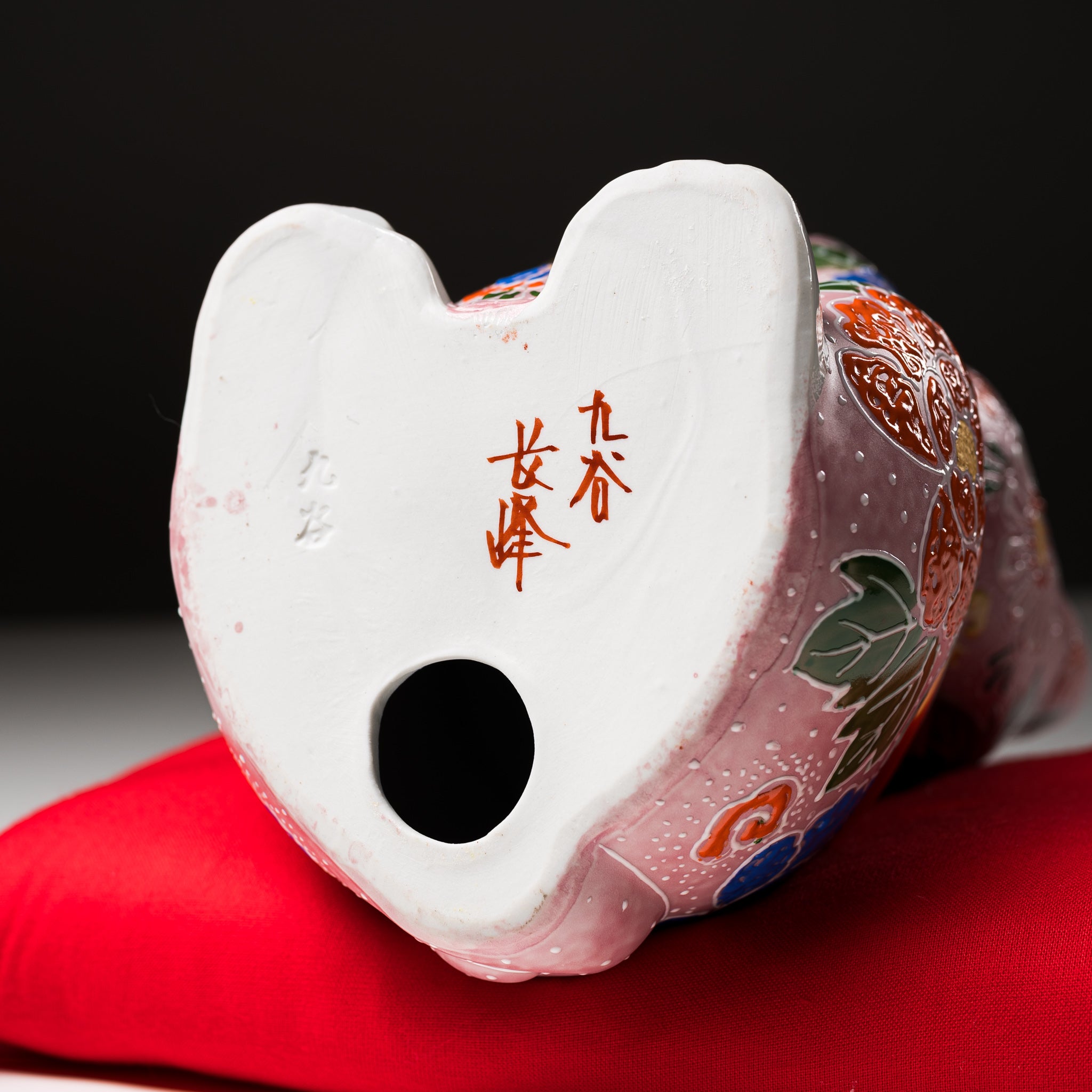 Handmade Kutani Ware Pink Begging Cat 'Kiku' Ornament - 21cm Japanese Ceramic Collectible for Home Decor & Gift