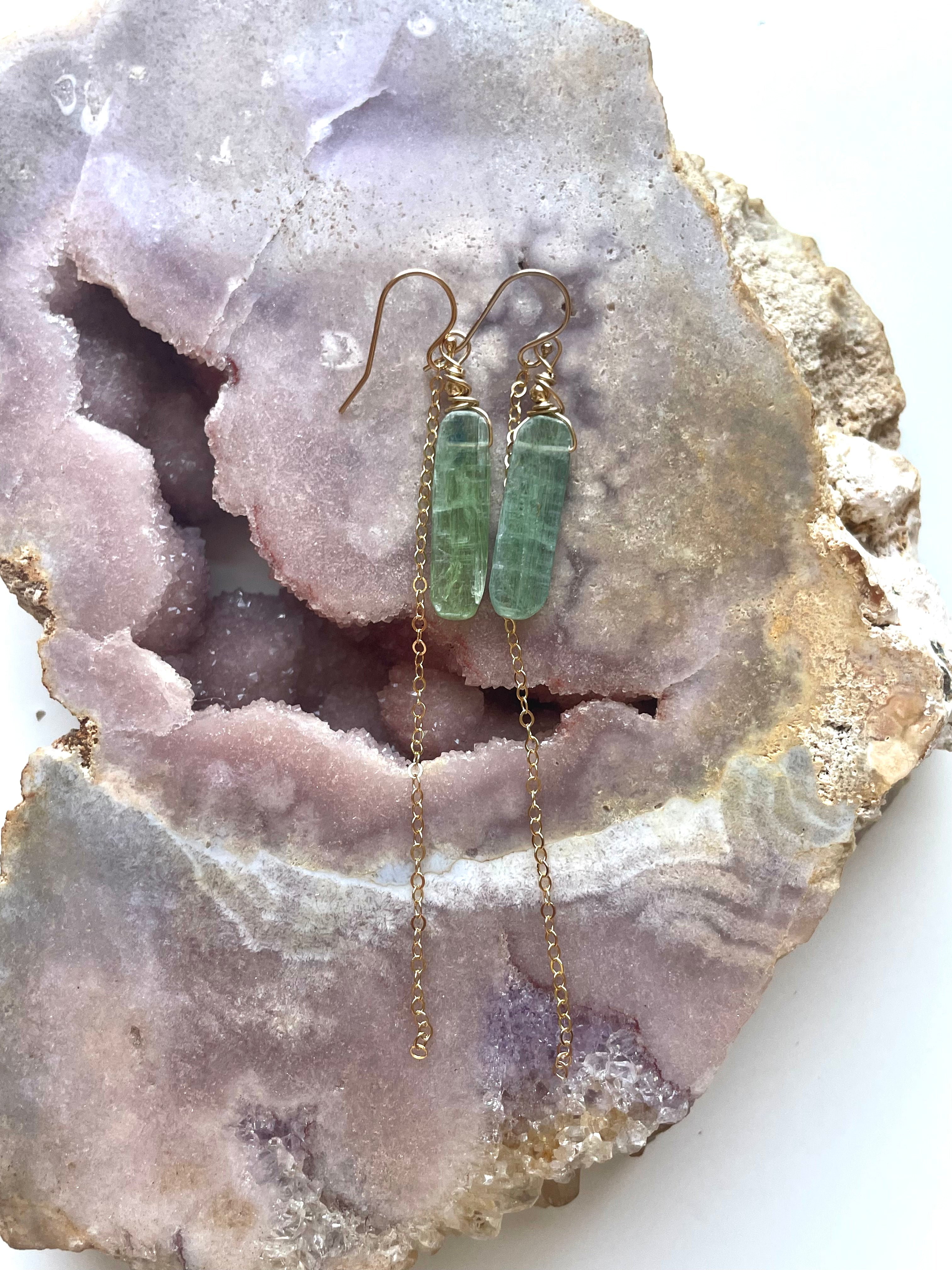 Natural Raw Green Kyanite Earrings for Women - Healing Crystal Dangle Earrings for Chakra Balancing, Meditation & Spiritual Jewelry (Perfect for Yoga, Reiki & Energy Work)