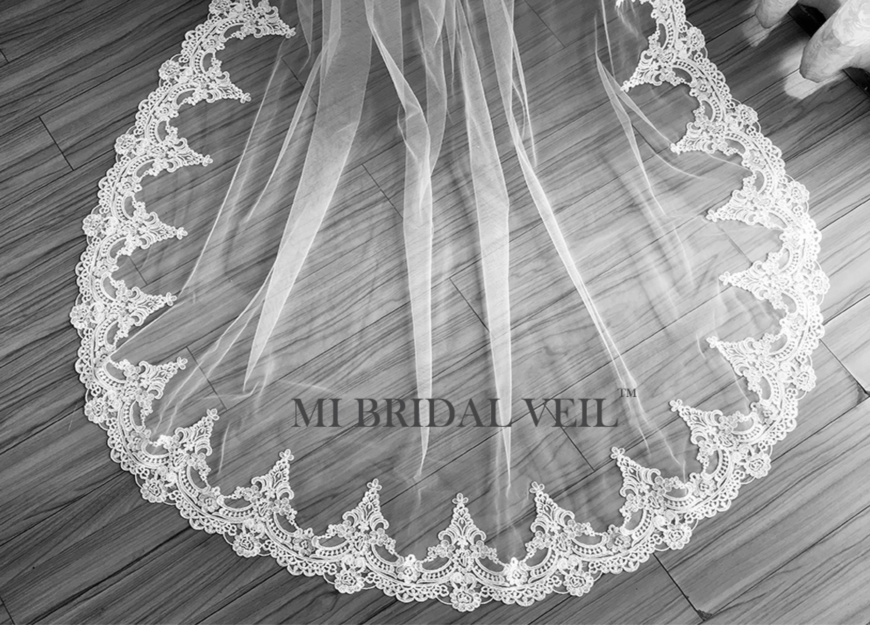 Elegant Cathedral Wedding Veil with Lace Trim - Single Tier Bridal Veil for Romantic Weddings & Formal Occasions