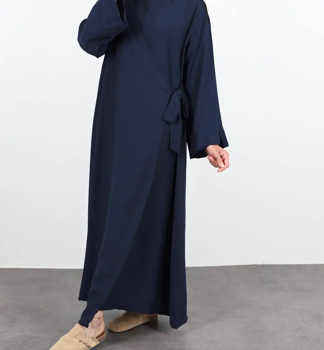 Elegant Wrinkle-Resistant Lace-Up Abaya Dress for Women - Modest Islamic Fashion for Prayer, Wedding & Special Occasions
