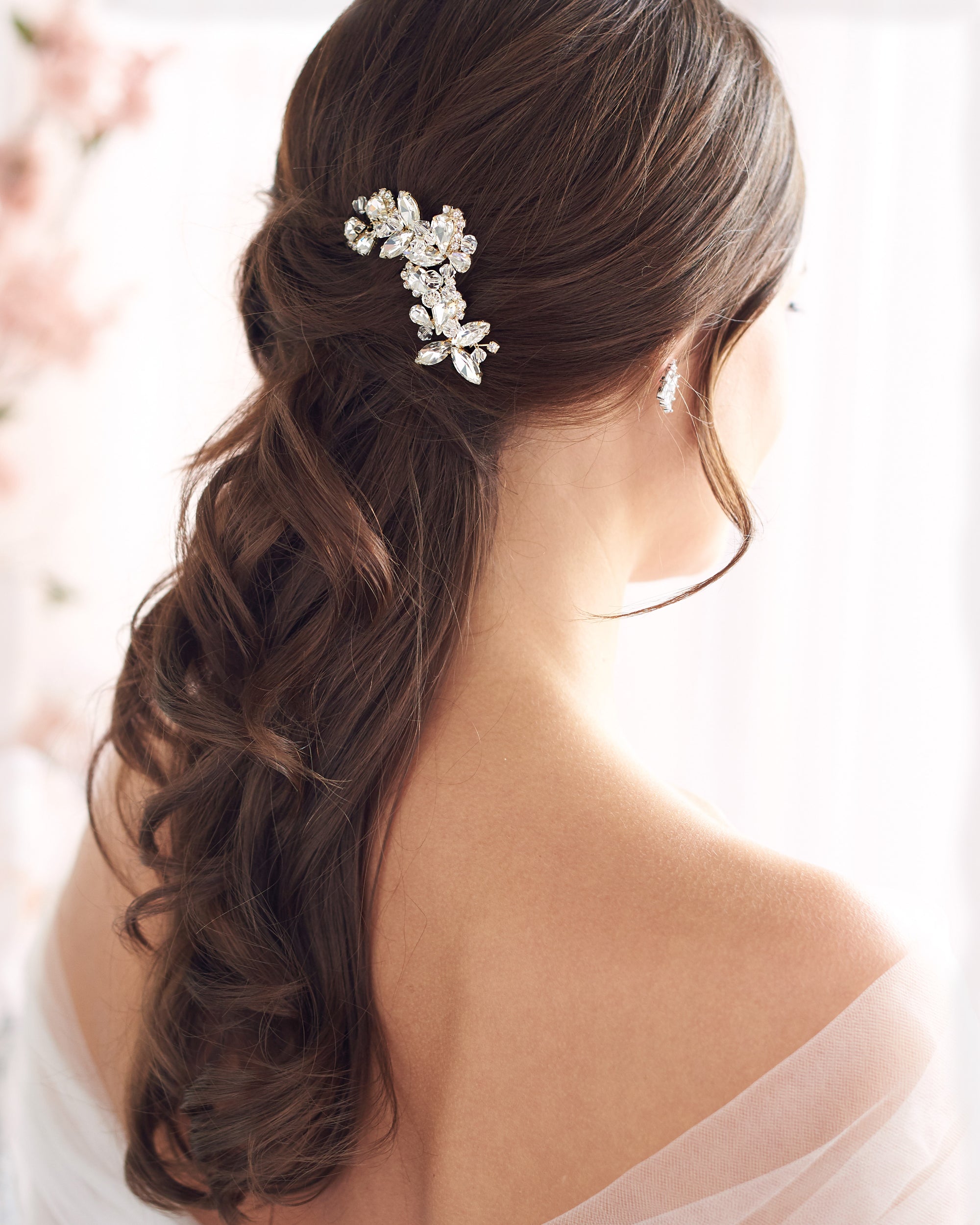 Elegant Bridal Hair Comb with Crystal & Pearl - Perfect for Weddings, Prom, and Special Occasions
