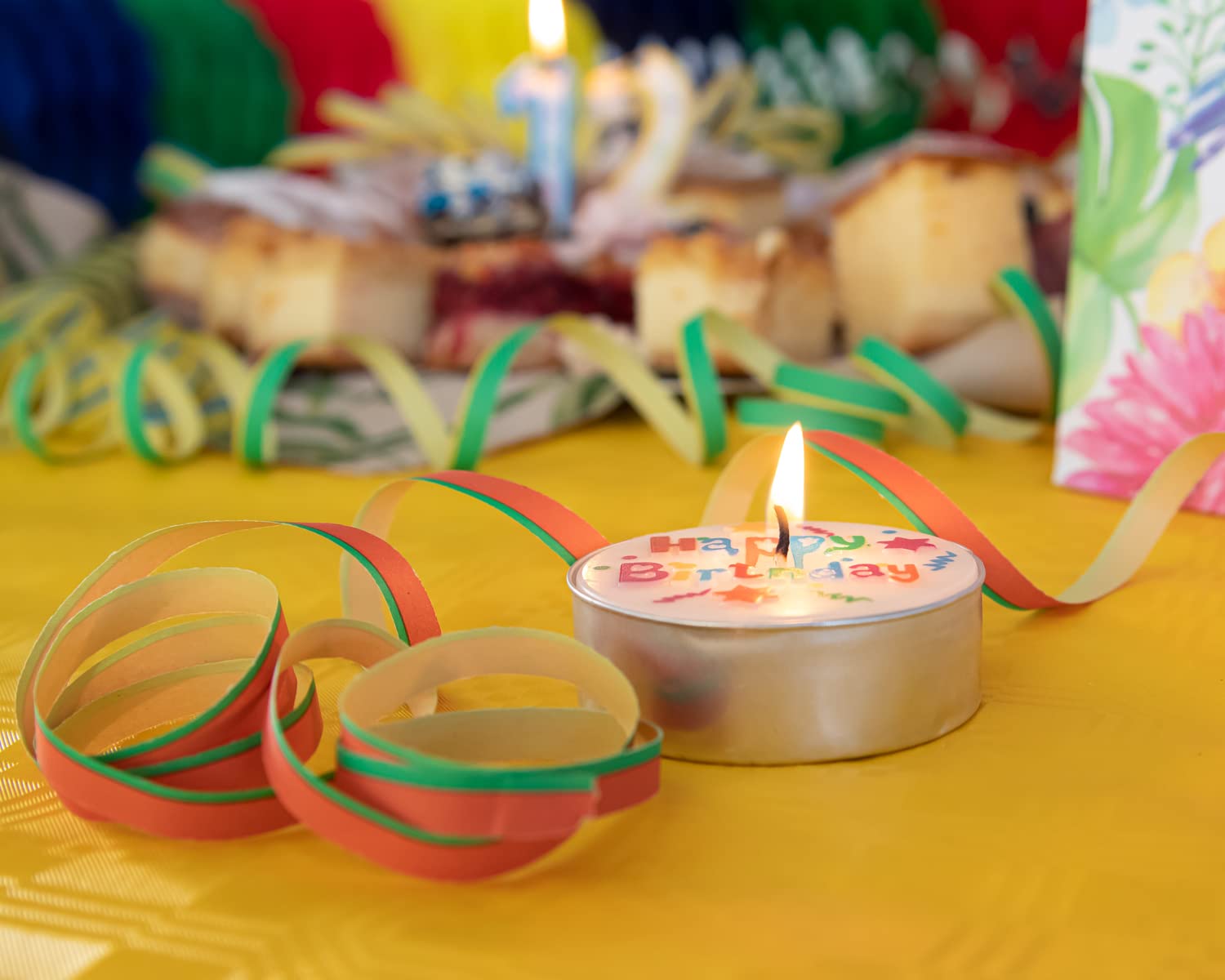 Premium Waterproof Disposable Table Covering Paper - Bulk Pack for Parties, Picnics & Dining - Easy Cleanup & Spill Protection