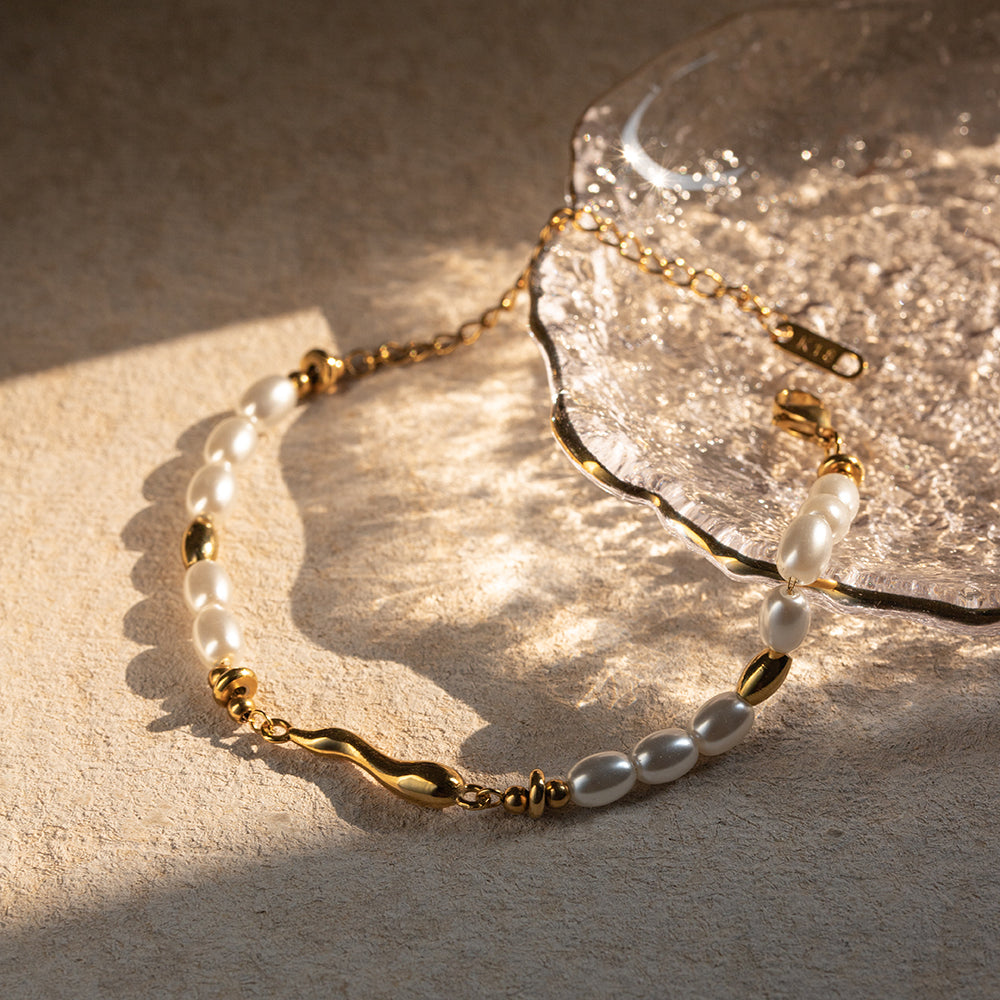 Elegant Gold Plated Water Drop Bracelet for Women - Dainty Minimalist Jewelry Gift for Her - Perfect for Weddings, Parties & Everyday Wear