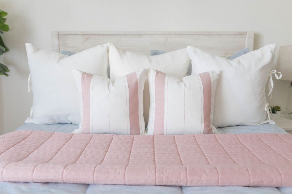 Luxury Soft Fleece Blanket - Ultra Cozy & Warm Throw for Bed, Couch, and Travel - Riley Luxe Blanket - Perfect for Home, Office, and Gifts