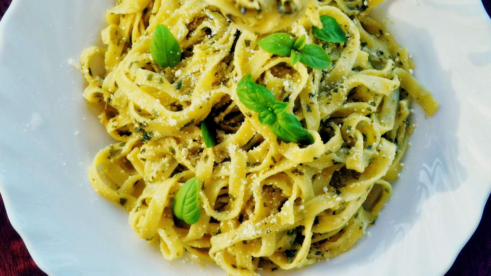 Premium White Truffle Butter (5 x 80g) - Intense Borchii Vitt Flavor for Pasta, Meat, Toast & Popcorn - Gourmet Cooking & Appetizer Enhancer - Perfect for Fine Dining & Home Chefs