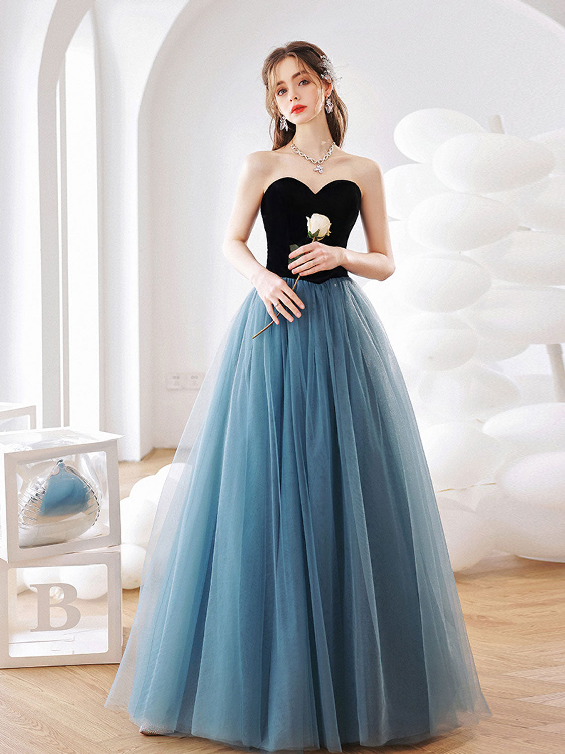 Elegant Blue Tulle Long Prom Dress for Women - Formal Evening Gown for Graduation, Homecoming, and Special Occasions