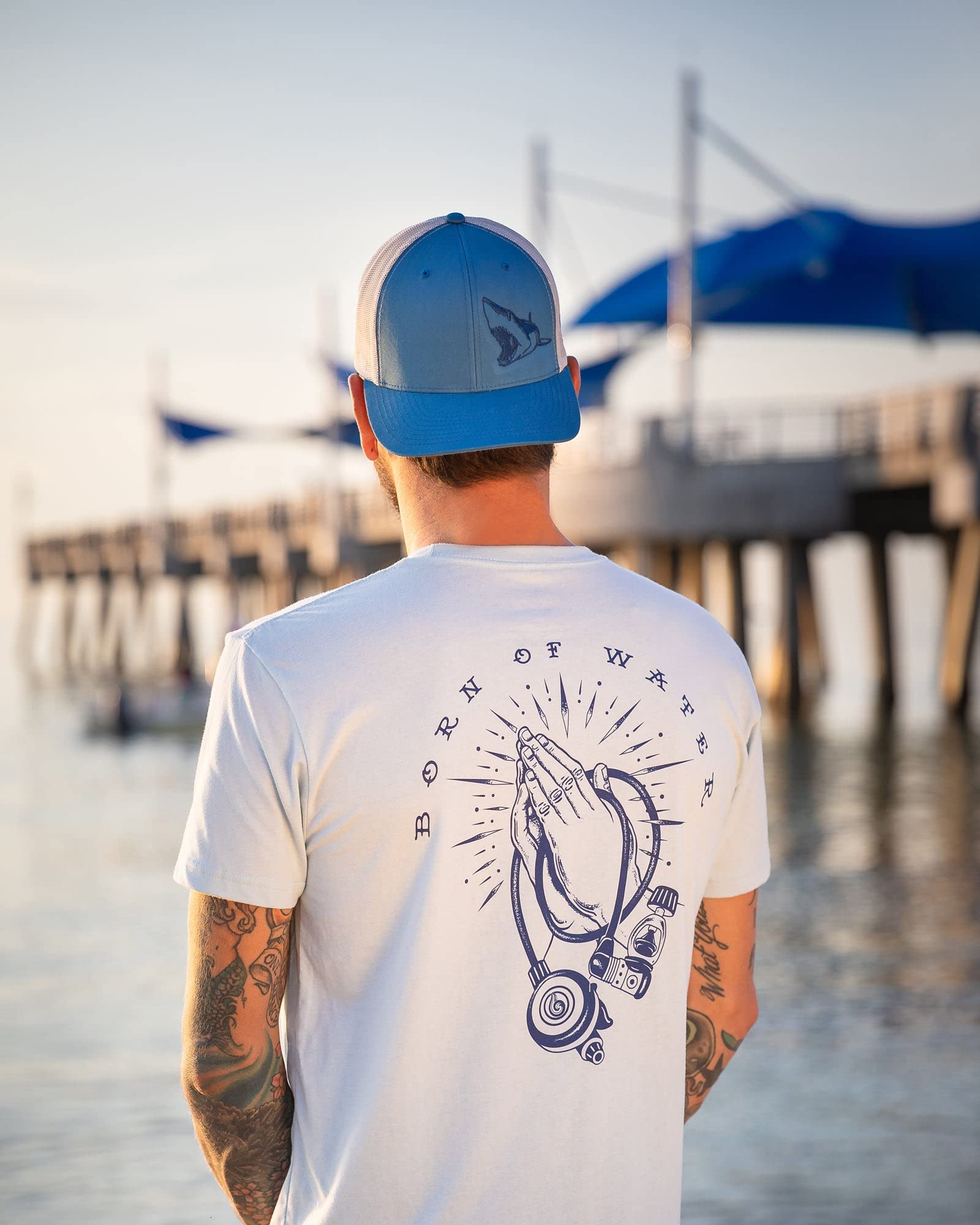 Men's Scuba Diving Regulator Prayer Hands T-Shirt - Perfect for Underwater Adventures & Beach Outings