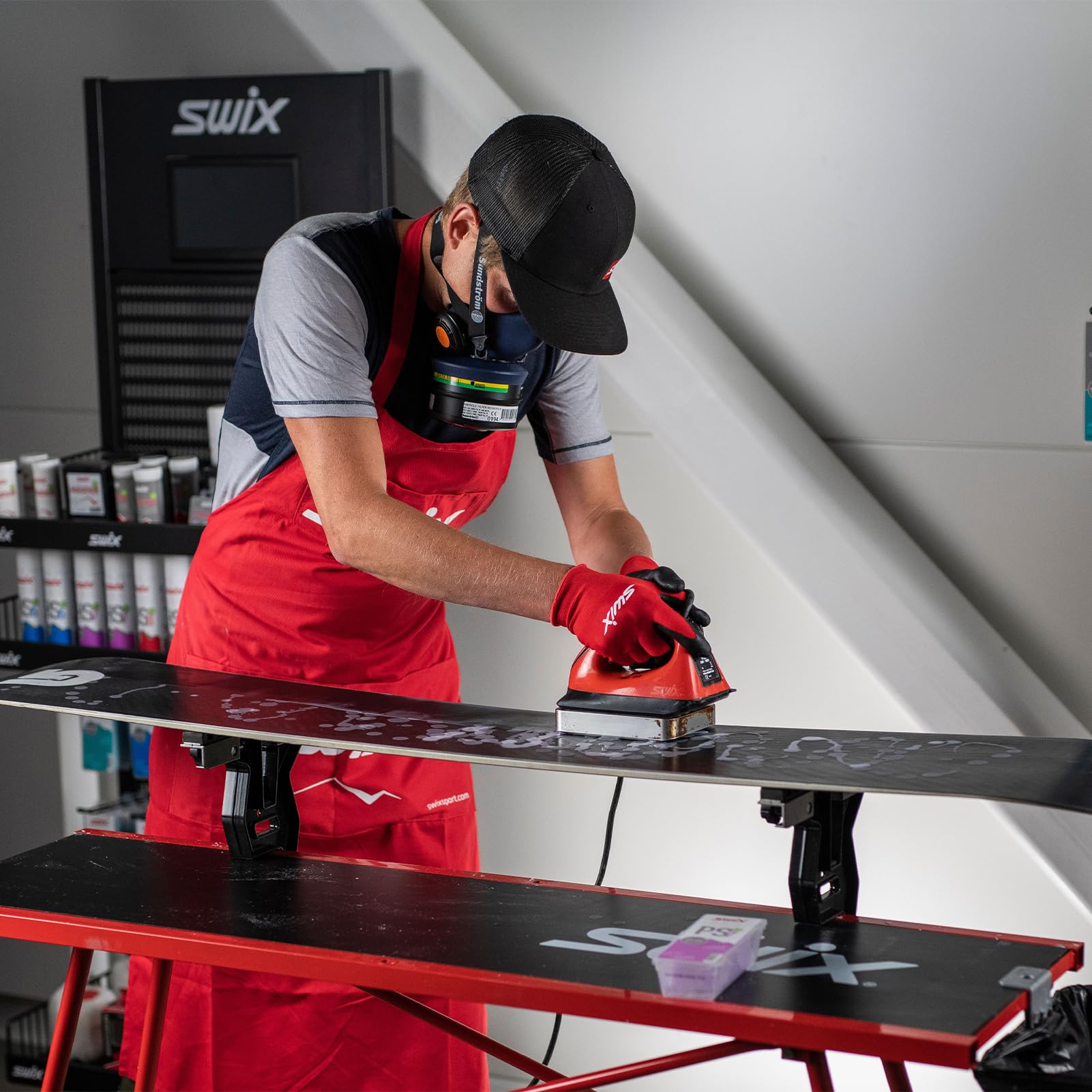 Swix T75W Wide Waxing Table 120x35cm - Adjustable Height Compact Lightweight Ski & Snowboard Waxing Table for Easy Maintenance | Perfect for Home, Garage & Ski Shops
