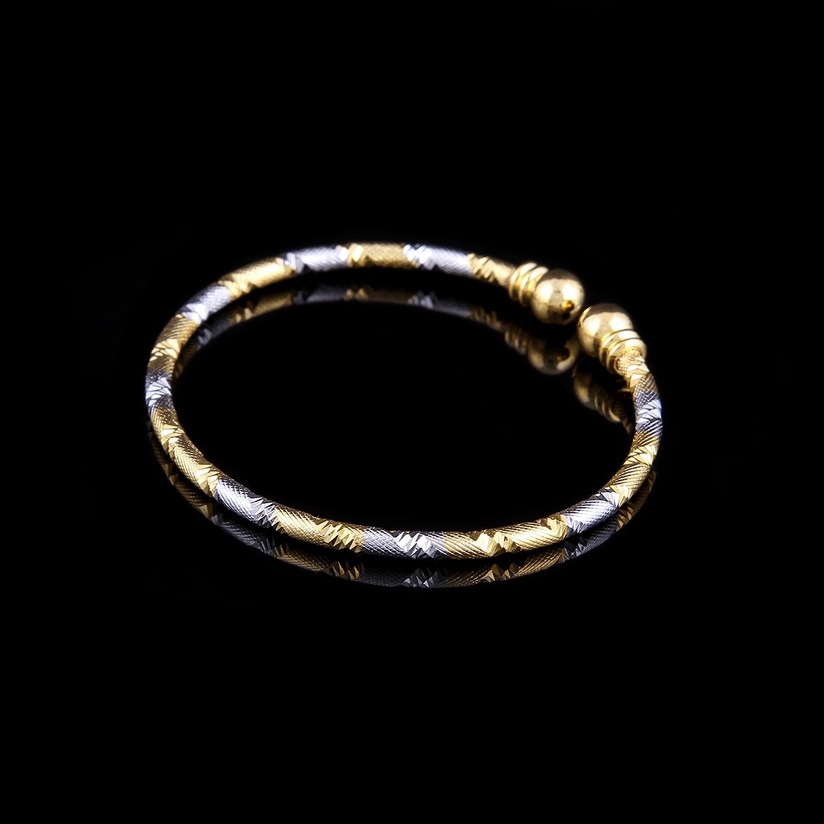 24K Gold Plated Simple Cuff Bangle Bracelet for Men & Women - Elegant Fashion Jewelry for Everyday Wear, Parties & Gifts