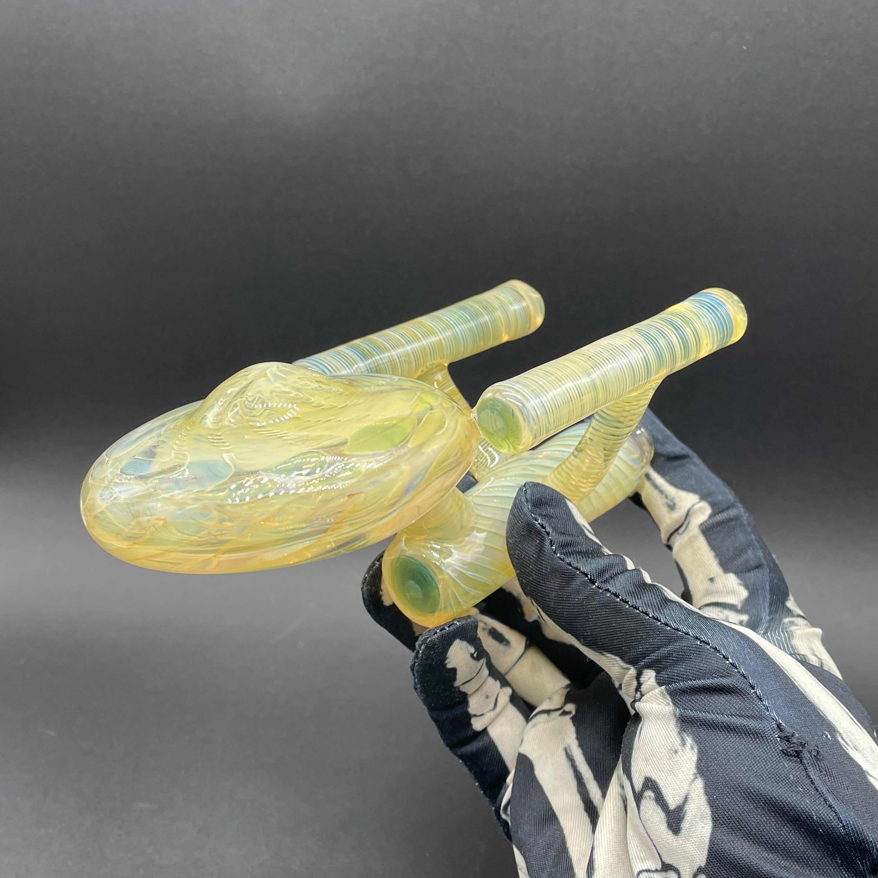 Star Trek Enterprise Model Kit - Official USS Enterprise NCC-1701 Starship Replica for Collectors & Sci-Fi Fans - Perfect for Display, Gifts & Space-Themed Decor