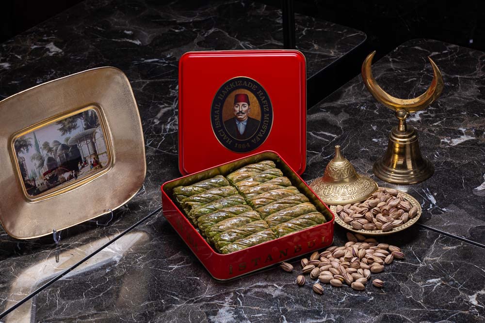 Premium Hafiz Mustafa 1864 Istanbul Baklava Gift Box - Authentic Turkish Baklava Dessert with Pistachio, Hazelnut & Walnut in Flaky Phyllo Dough - Perfect for Birthdays, Christmas & Holiday Gifting - Ideal for Parties, Office Treats & Gourmet Dessert Platters