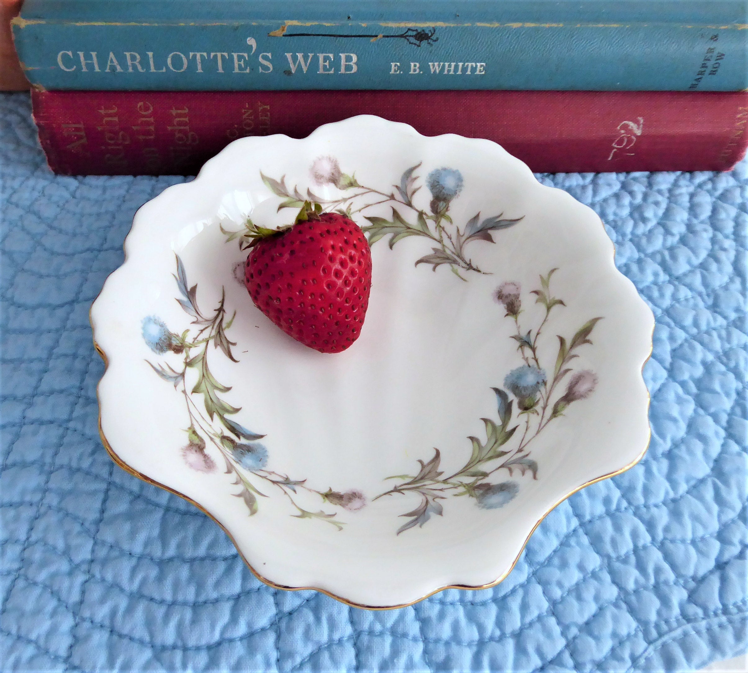 Vintage Royal Albert Brigadoon Shell Shape Dish with Thistles - 1970s Bone China Bowl for Tea, Desserts & Collectibles | Elegant Tableware for Afternoon Tea & Special Occasions