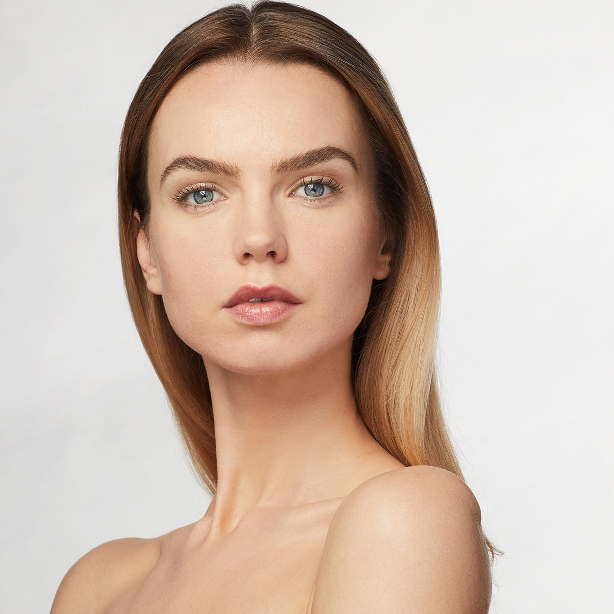 Estée Lauder Double Wear Stay-in-Place Makeup Foundation - 24 Hour Wear, Oil-Free, Medium to Full Coverage - Perfect for Long Days, Weddings & Special Events