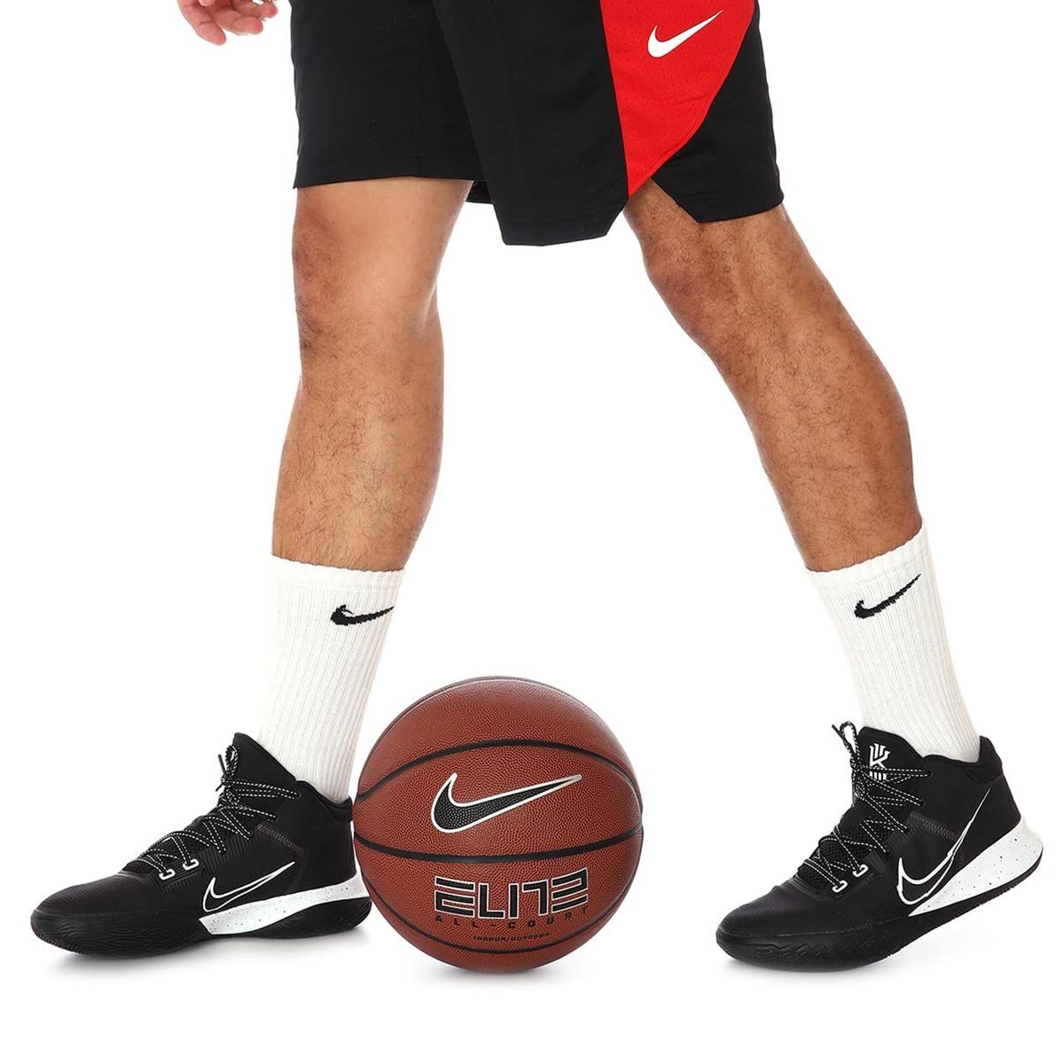 **Nike Unisex Basketball Shoes for Men & Women – High-Performance Court Sneakers for Indoor & Outdoor Play**