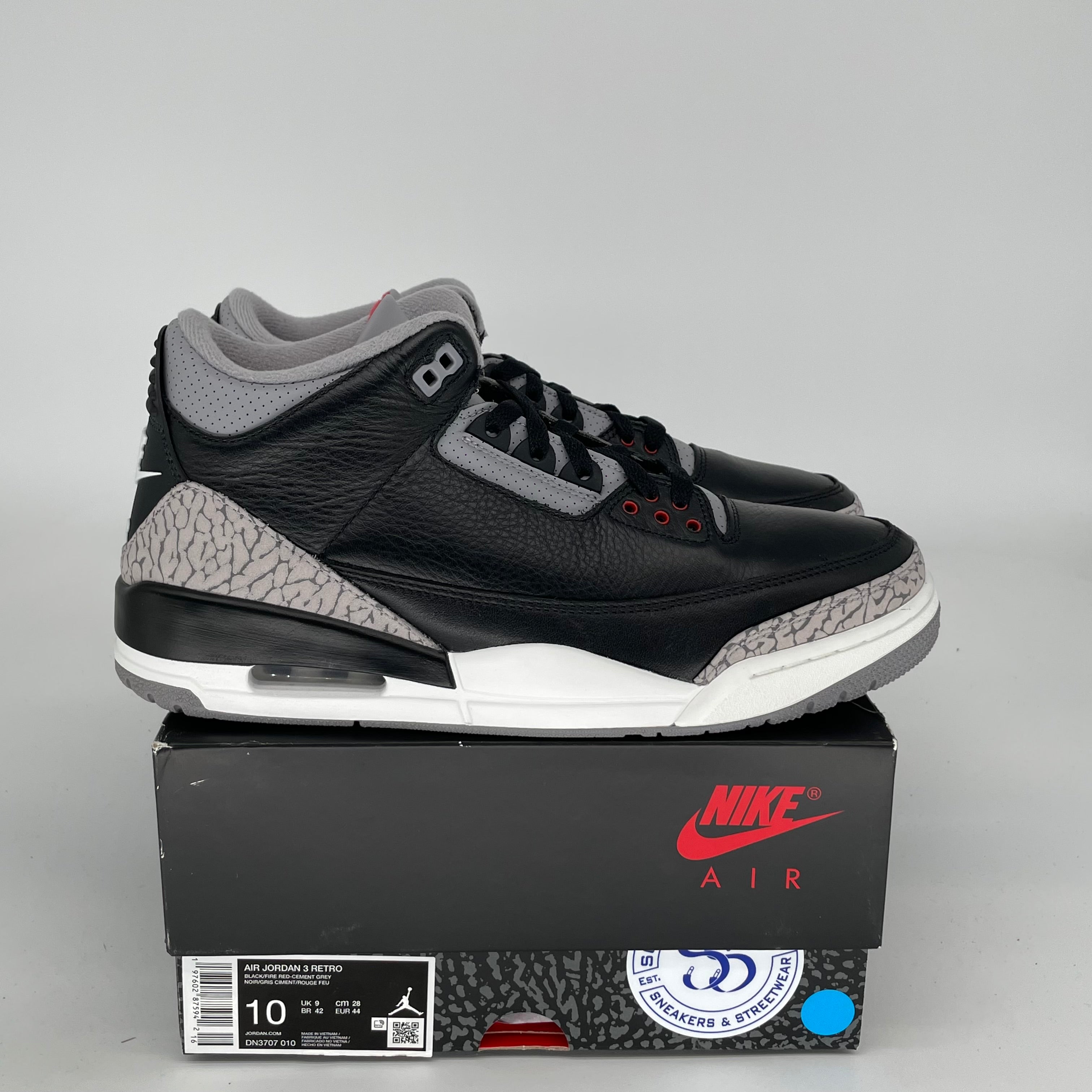 Original Air Jordan 3 Retro 'Black Cement' Men's Basketball Shoes Size 10 (DN3707-010) - Classic Sneakers for Streetwear & Basketball Performance