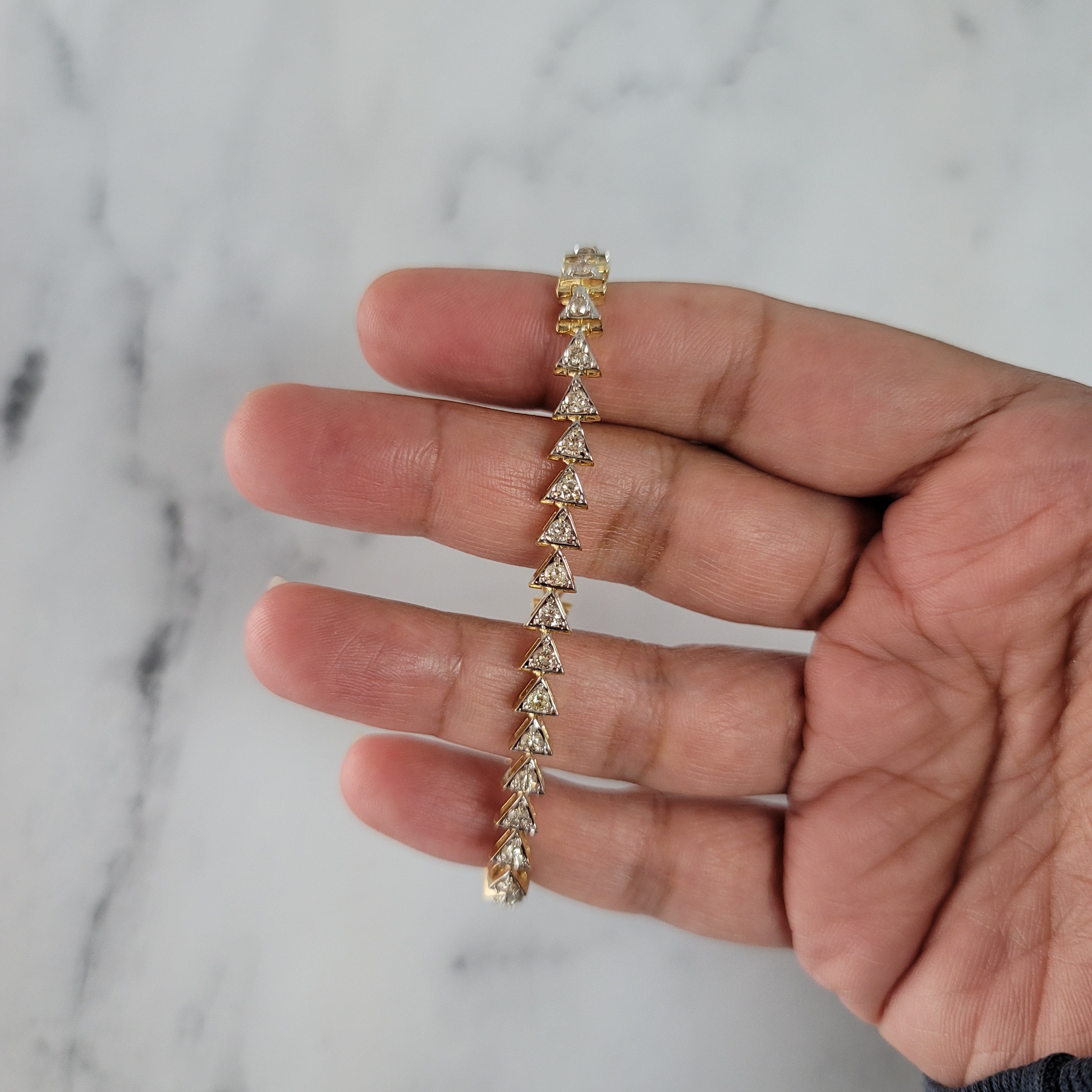 Elegant Triangle Illusion Diamond Tennis Bracelet for Women - Perfect for Weddings, Parties & Special Occasions