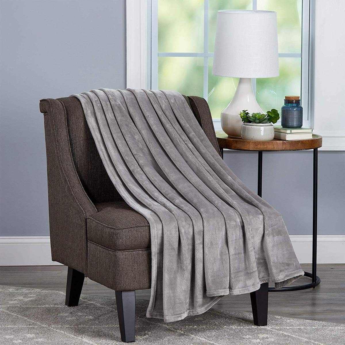 Luxury Oversized Velvet Throw Blanket - Soft Plush Bed & Couch Cover - Perfect for Living Room, Bedroom, Sofa & Home Decor - Machine Washable - 50