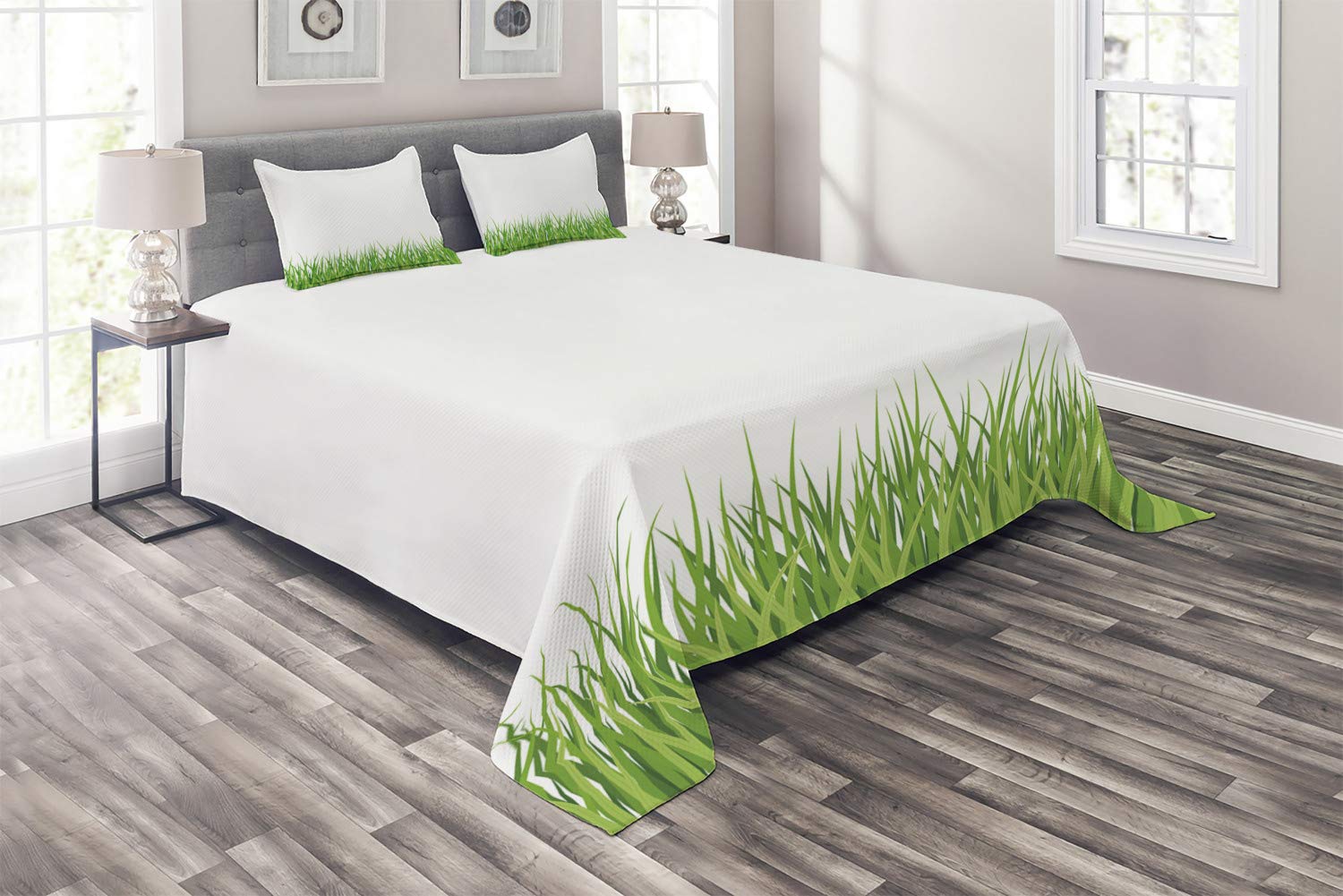 Ambesonne Green Quilt Set - King Size 3-Piece Bedspread with 2 Pillow Shams, Fresh Grass Lawn & Meadow Design in Lime Green & White | Nature-Inspired Bedroom Decor for Spring & Summer | Perfect for Guest Rooms, Master Bedrooms & Cozy Farmhouse Style