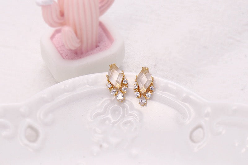 14K Gold Geometric Ice Cube Clear Quartz Stud Earrings for Women - Minimalist Dainty Jewelry Gift for Her | Perfect for Everyday Wear, Parties & Special Occasions
