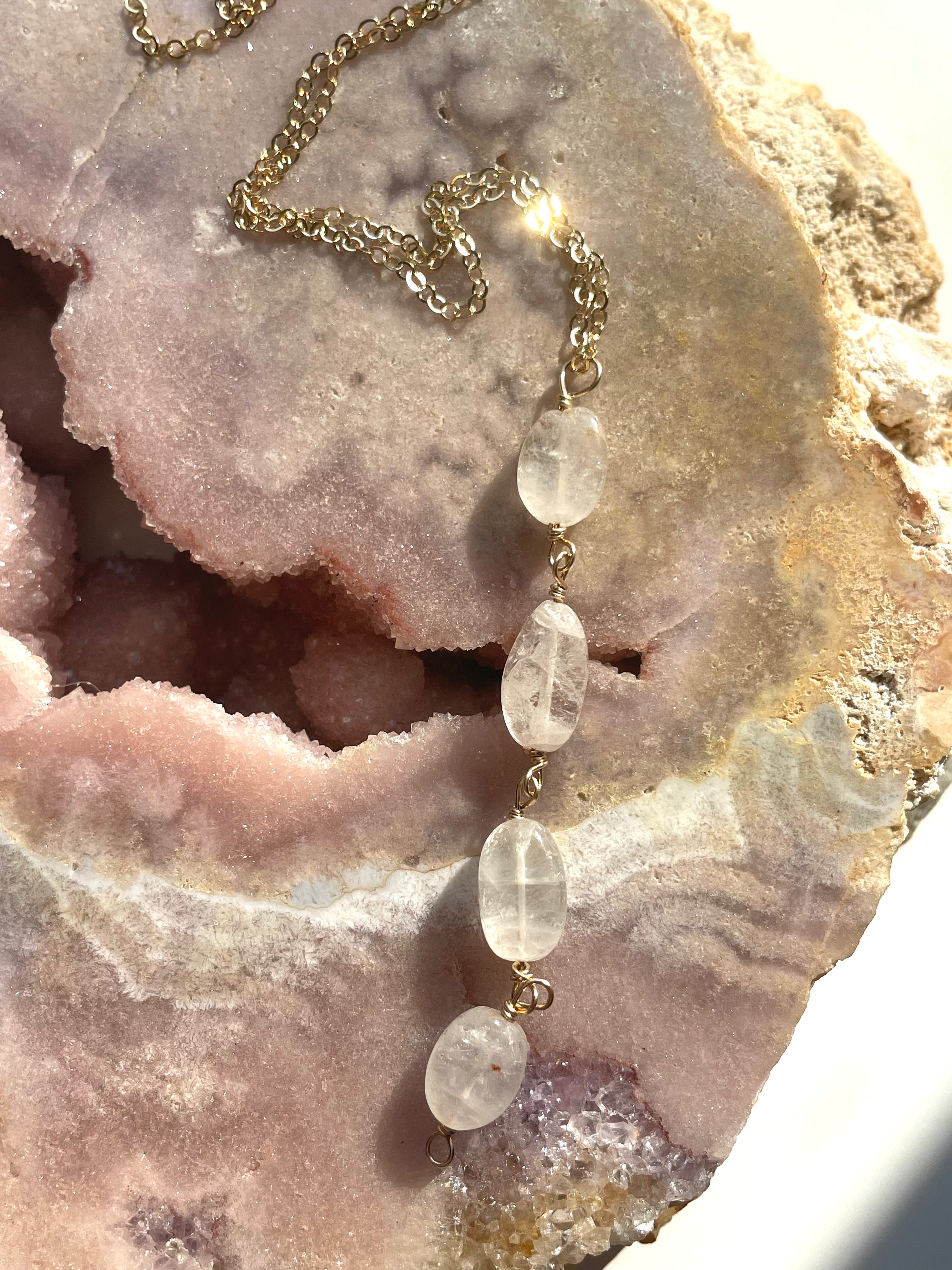 Natural Clear Quartz Lariat Necklace for Women - Healing Crystal Pendant Jewelry for Meditation, Yoga & Spiritual Energy