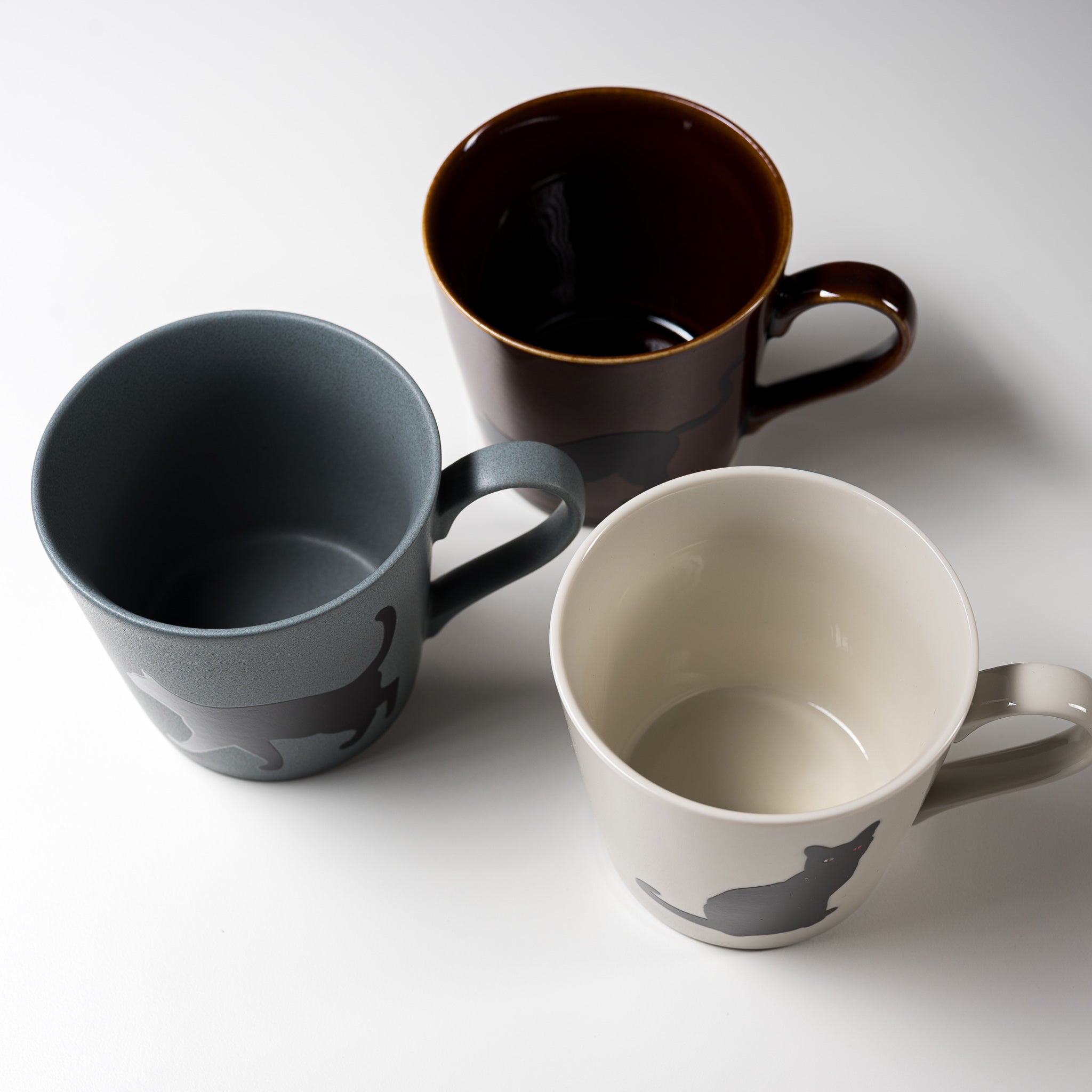 Japanese Mino Ware Floral Cat Magic Thermal Mug - Heat Sensitive Color Changing Ceramic Coffee Cup (3 Colors) - Perfect for Tea, Coffee & Gifts