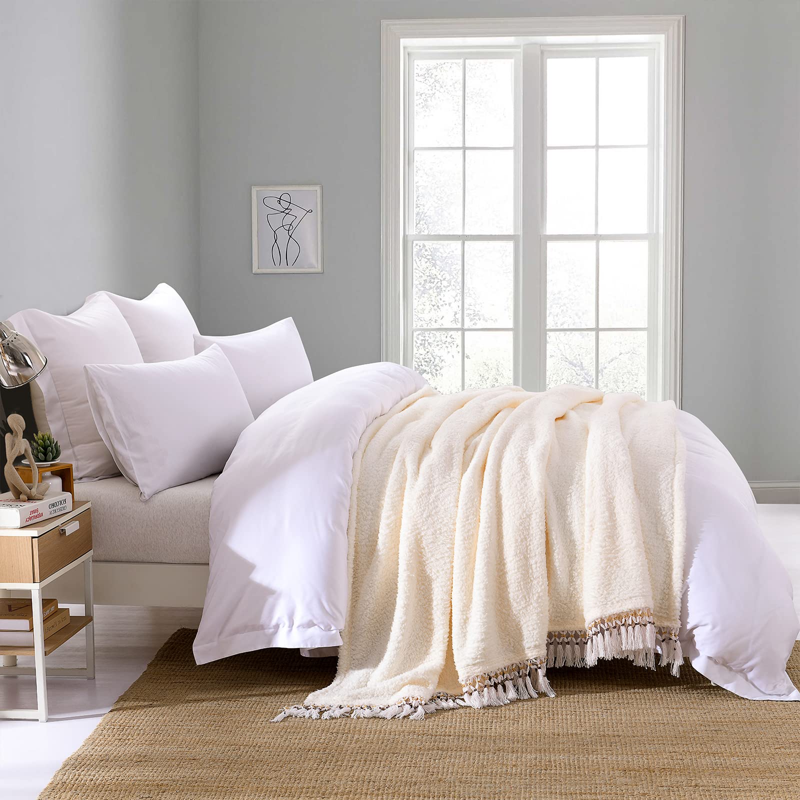 Ultra Soft Fleece Sherpa Blanket Queen Size 90x90 Inches - Lightweight Cozy Boho Bed Blanket with Decorative Tassels, Reversible Pattern in Antique White - Perfect for Bedroom, Living Room, Sofa & Winter Camping