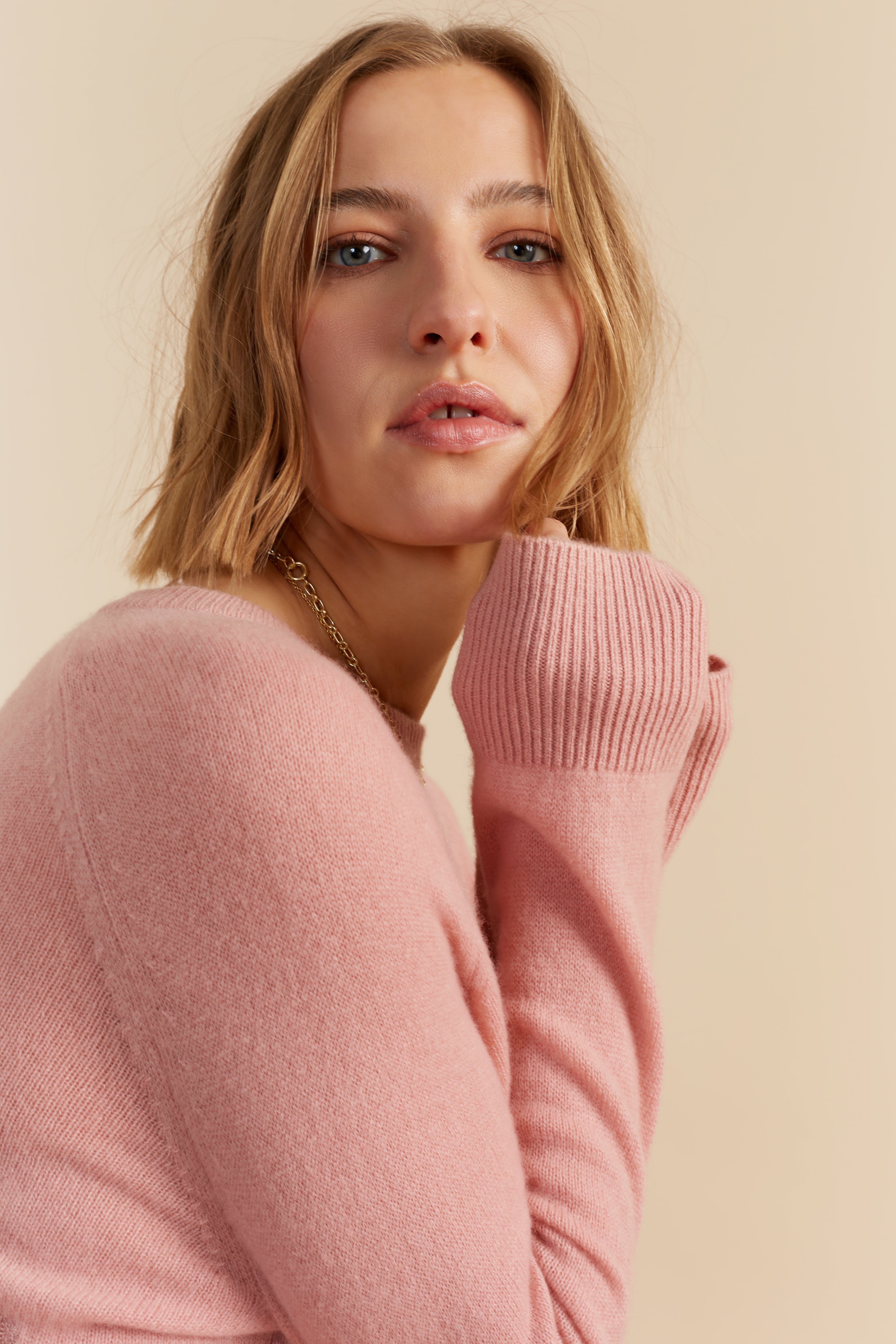 Soft Pink Cashmere Oversized Sweater for Women - Cozy Slouchy Pullover for Fall & Winter - Perfect for Casual Outings and Relaxing at Home