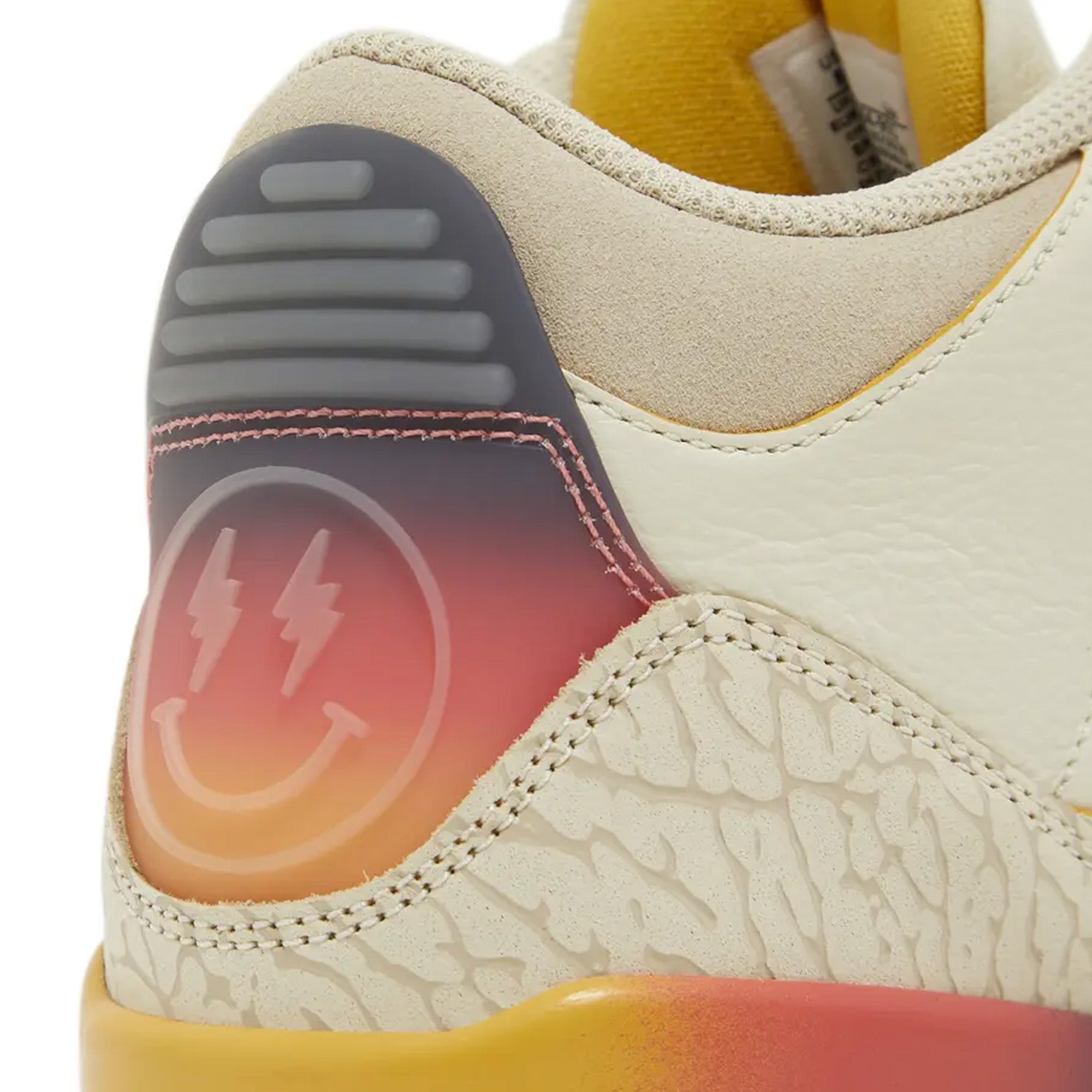 Air Jordan 3 Retro SP x J Balvin 'Medellín Sunset' Sneakers (2023) - Limited Edition Basketball Shoes for Men - Perfect for Streetwear, Collecting & Sports Fashion