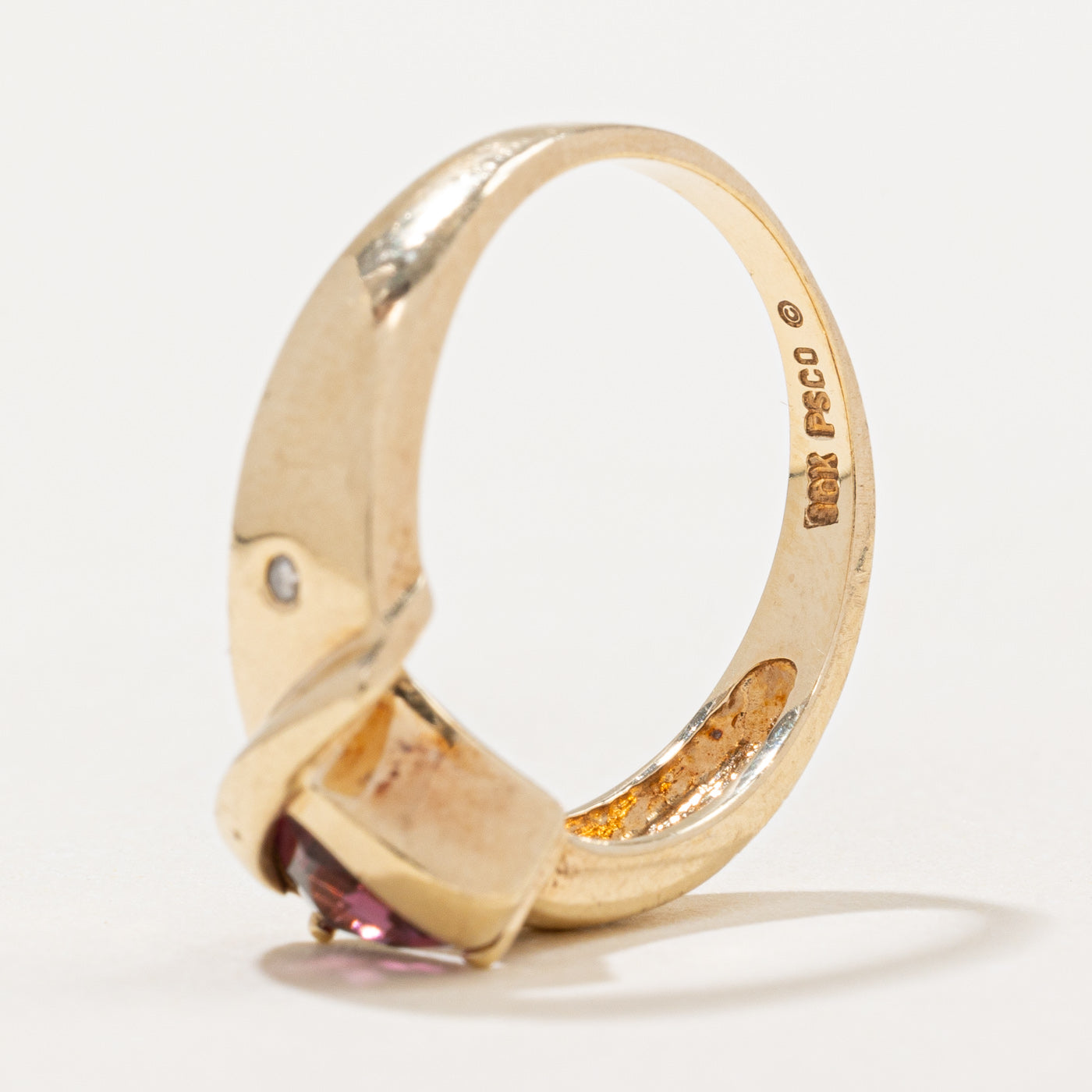 Elegant Garnet & Diamond Cocktail Ring - 0.85ct Garnet & 0.03ctw Diamonds - Size 7 - Perfect for Evening Parties, Weddings & Special Occasions