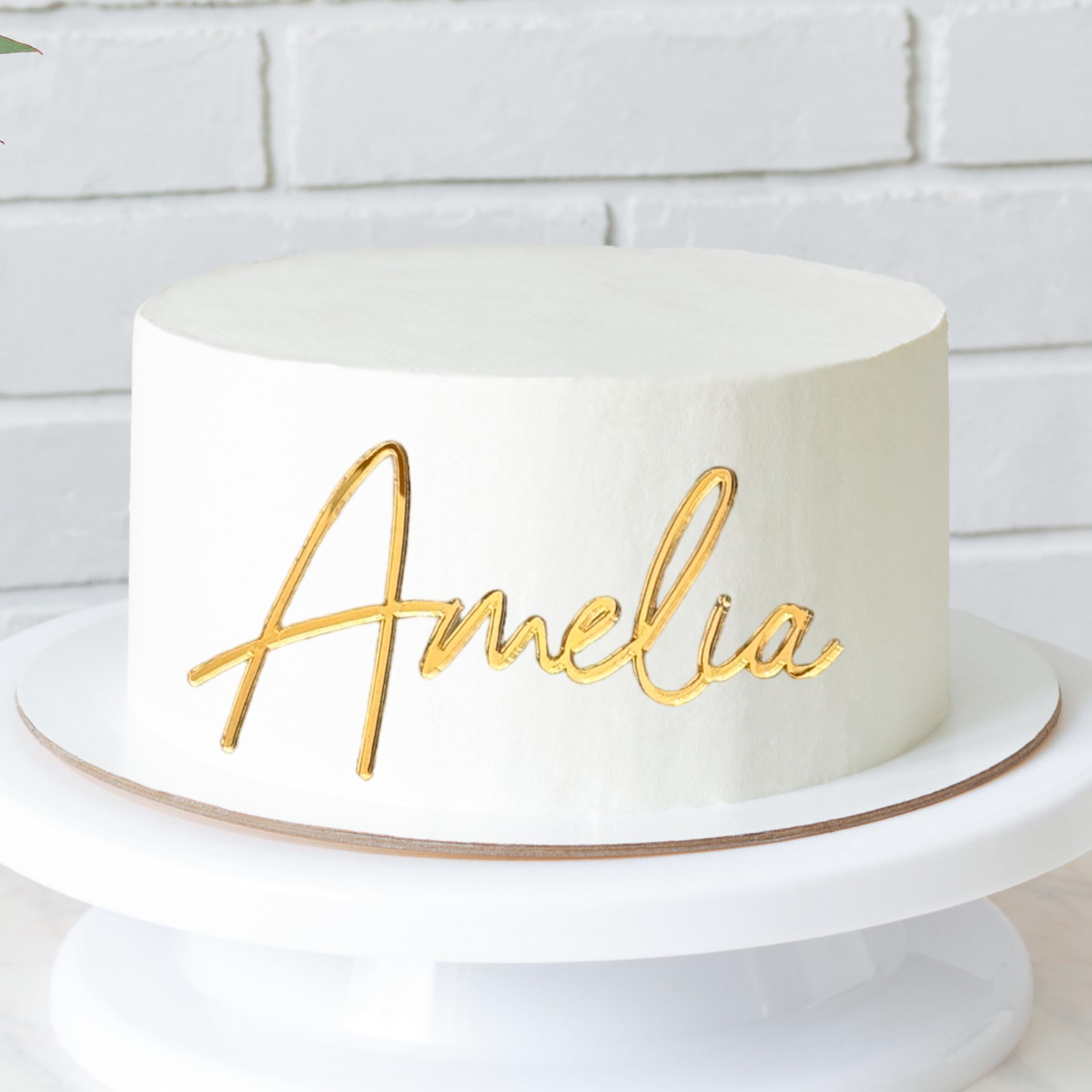Personalized Gold Cake Topper - Custom Cake Name Plaque & Charm for Weddings, Birthdays, Graduations - Elegant Cake Decorations for Women, Men, Girls & Boys - Perfect for Anniversary Parties, Baby Showers & Special Celebrations