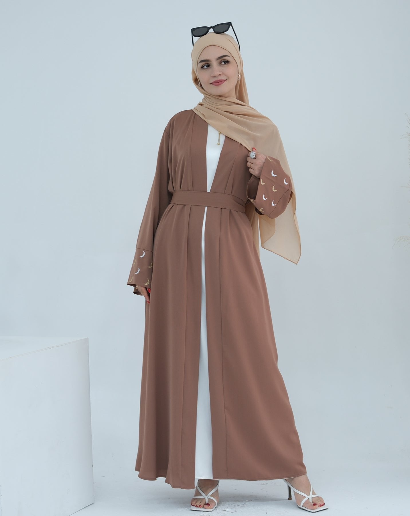 Elegant Muna Open Abaya Kimono in Brown - Perfect for Modest Fashion, Prayer Dresses & Boho Chic Outfits