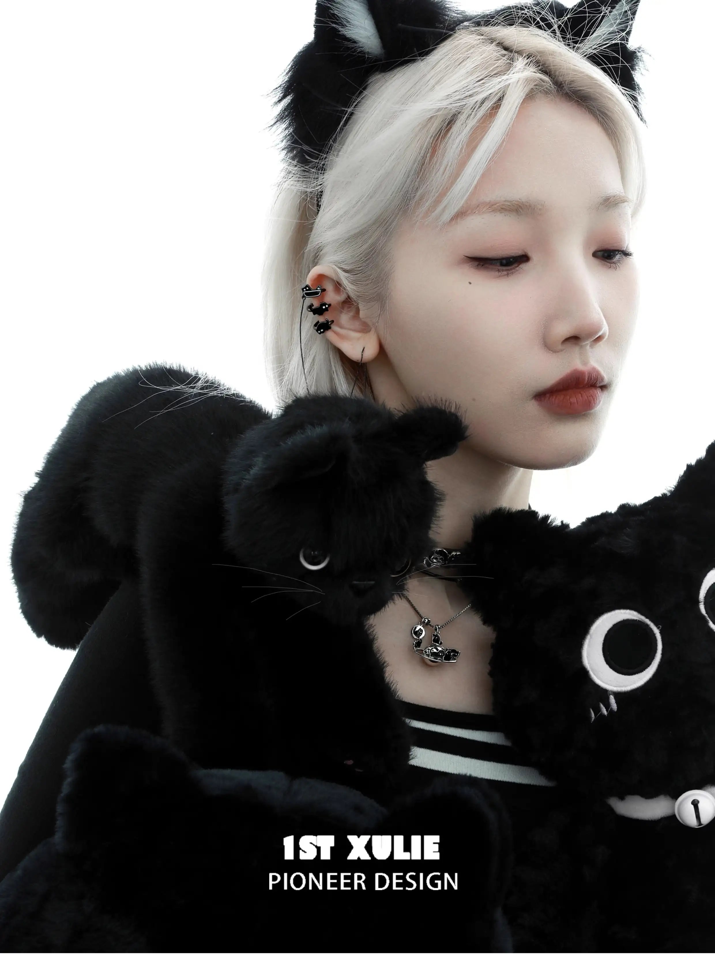 18K Black Gold Plated Ghosts Black Cat Ear Clips - Gothic Jewelry for Women, Halloween Accessories, Cosplay Costume Earrings for Parties & Special Occasions