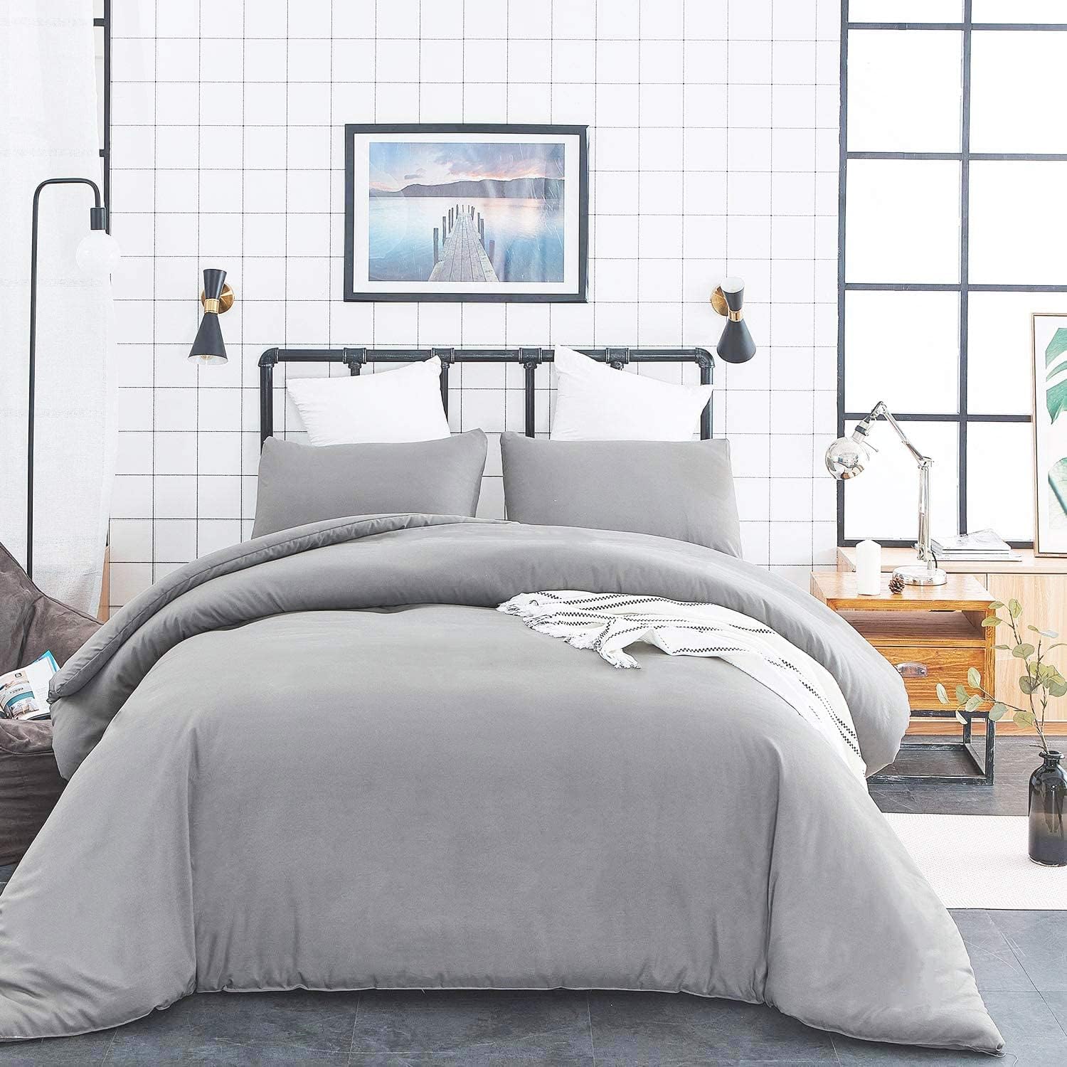 Houseri Light Grey Comforter Set - Twin Size, Silver Gray Bedding, Soft Greyish Dorm Comforter | Cozy & Breathable for Kids Room, College Dorm, Guest Bedroom