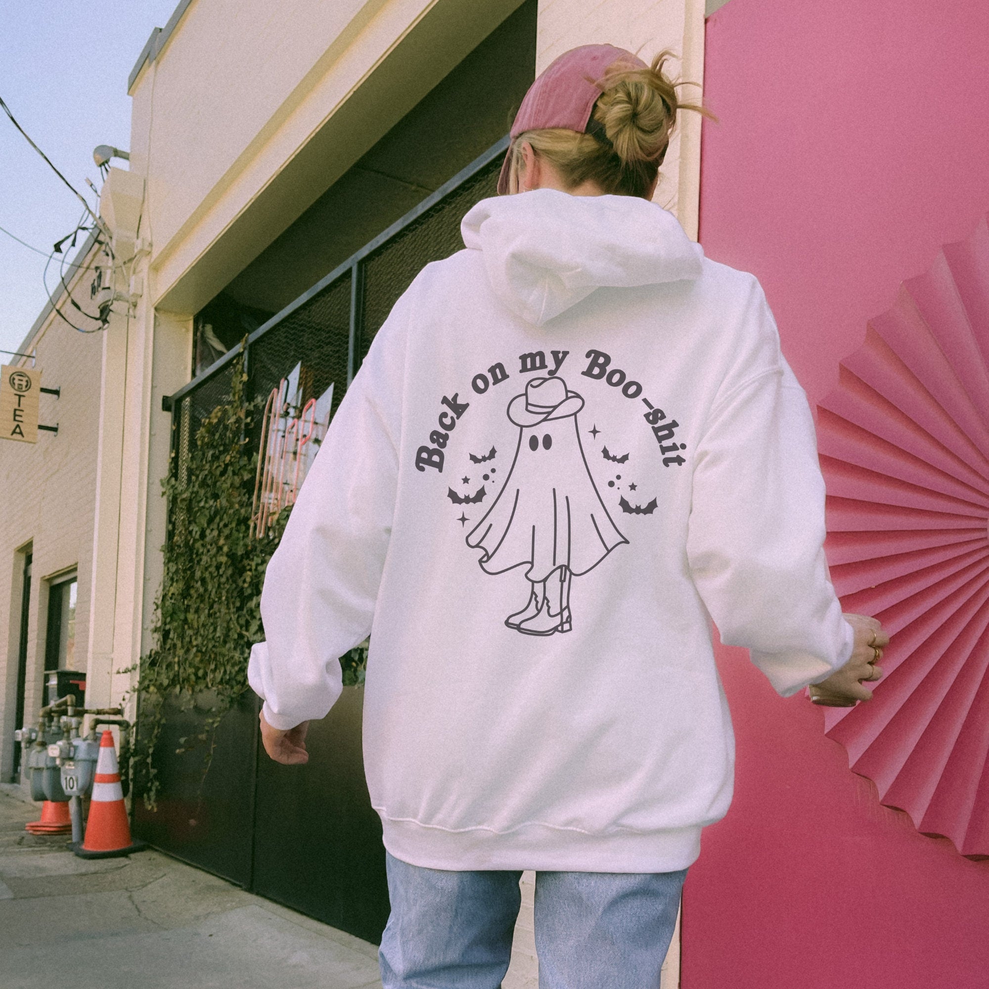 Funny Halloween Hoodie - Back on My Boo Shit Ghost Tee | Retro Spooky Season Sweatshirt for Fall & Halloween Costume | Perfect for Trick-or-Treating, Halloween Parties & Autumn Outfits