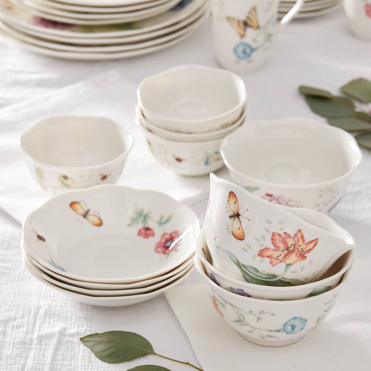 Butterfly Meadow 28-Piece Dinnerware Set - Porcelain Plates, Bowls & Mugs for Family Dining, Dinner Parties & Everyday Use