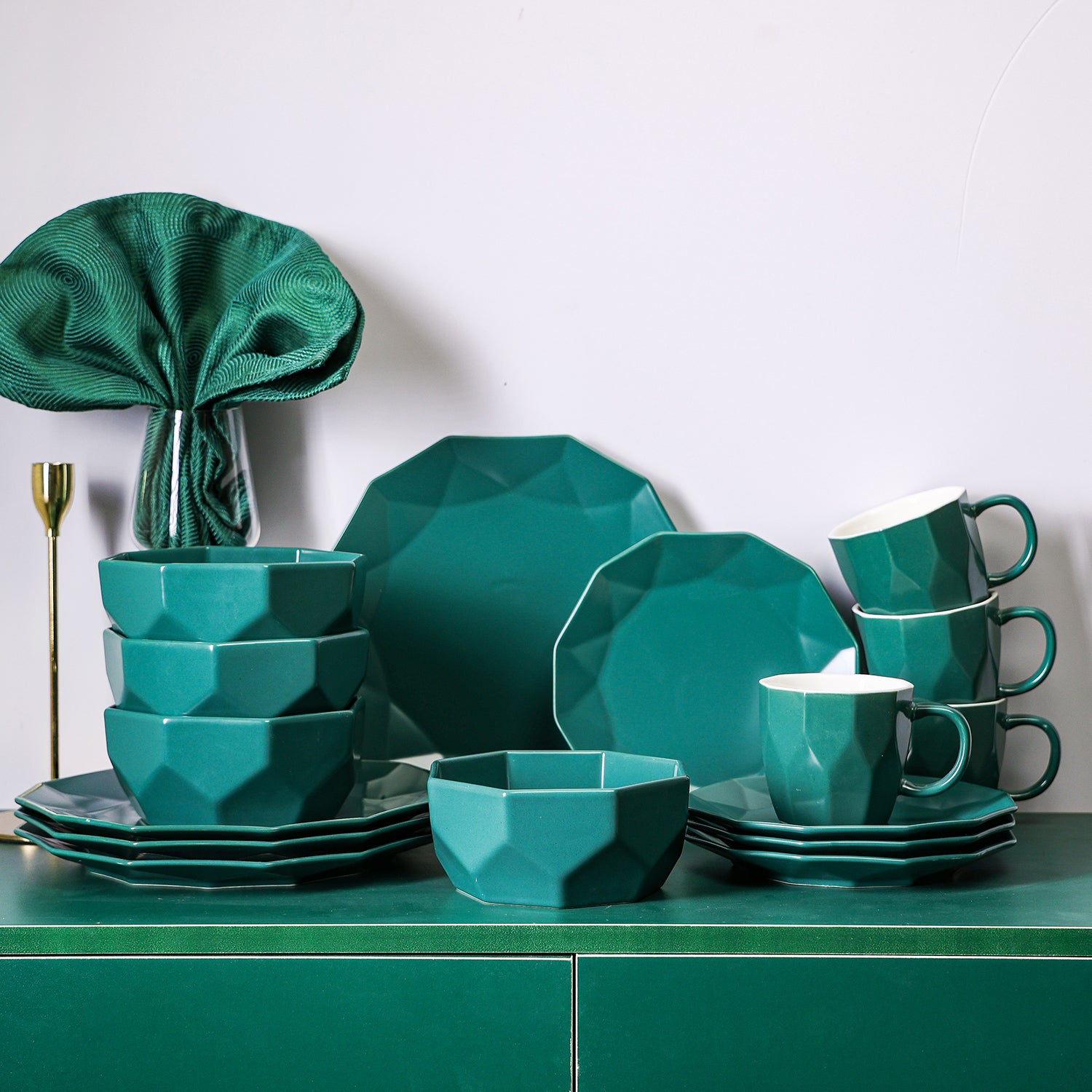 Premium Jamie Porcelain Dinnerware Set - Elegant Green 16-Piece Dinnerware for Formal Dining, Entertaining & Everyday Use