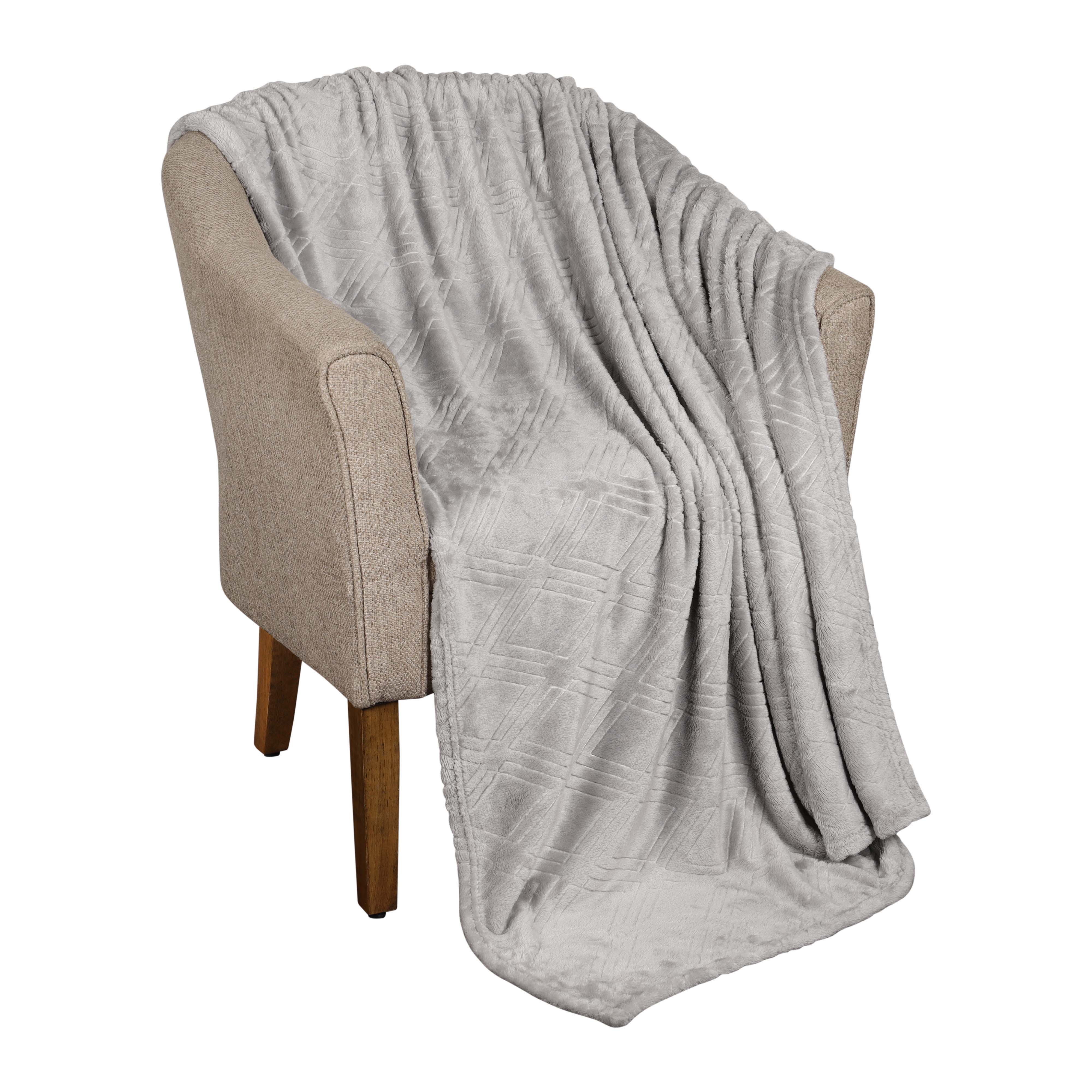 Premium Alaska Diamond Plush Fleece Blanket - Ultra Soft & Cozy Throw for Bed, Sofa, and Travel - Warm Winter Blanket for Home, Office, and Camping