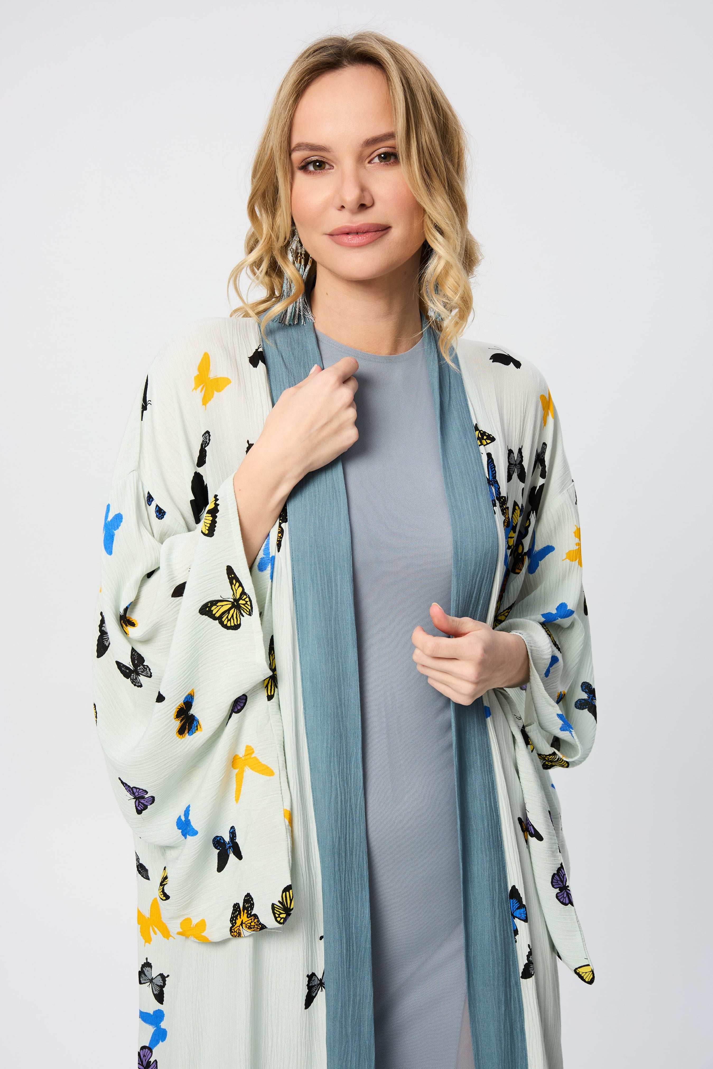 Butterfly Kisses Kimono Robe - Women's Floral Lightweight Bathrobe for Spa, Lounge & Beach Cover-Up - Soft Comfortable Sleepwear & Loungewear