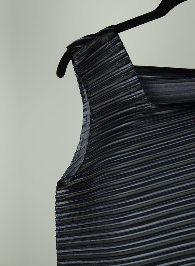 Issey Miyake Pleats Please Black Pleated Dress Size 46 - Elegant & Comfortable for Work, Parties & Special Occasions