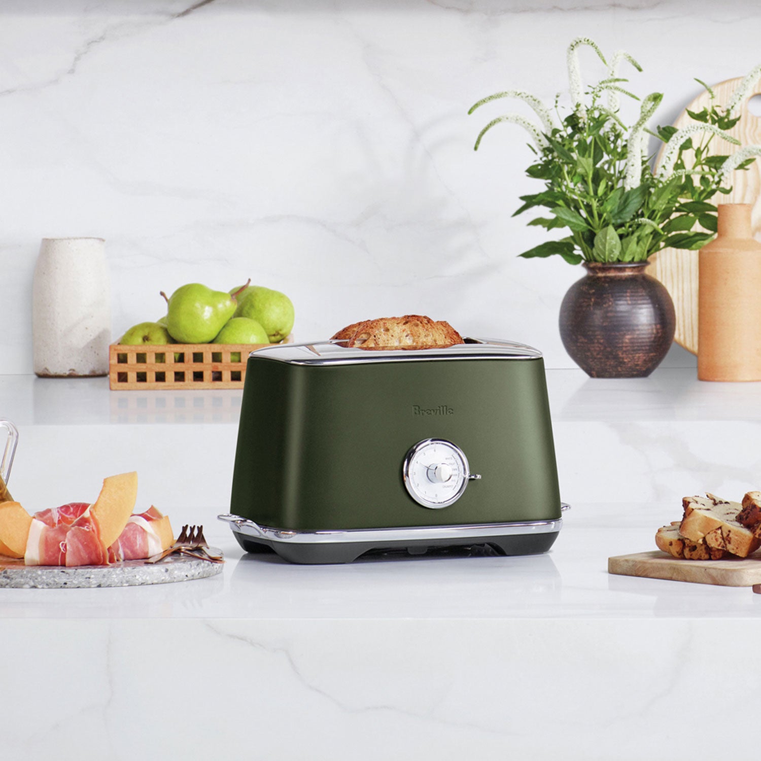 Breville The Toast Select Luxe 4-Slice Toaster - Brushed Stainless Steel with Olive Tapenade Finish | Perfect for Breakfast, Brunch & Entertaining