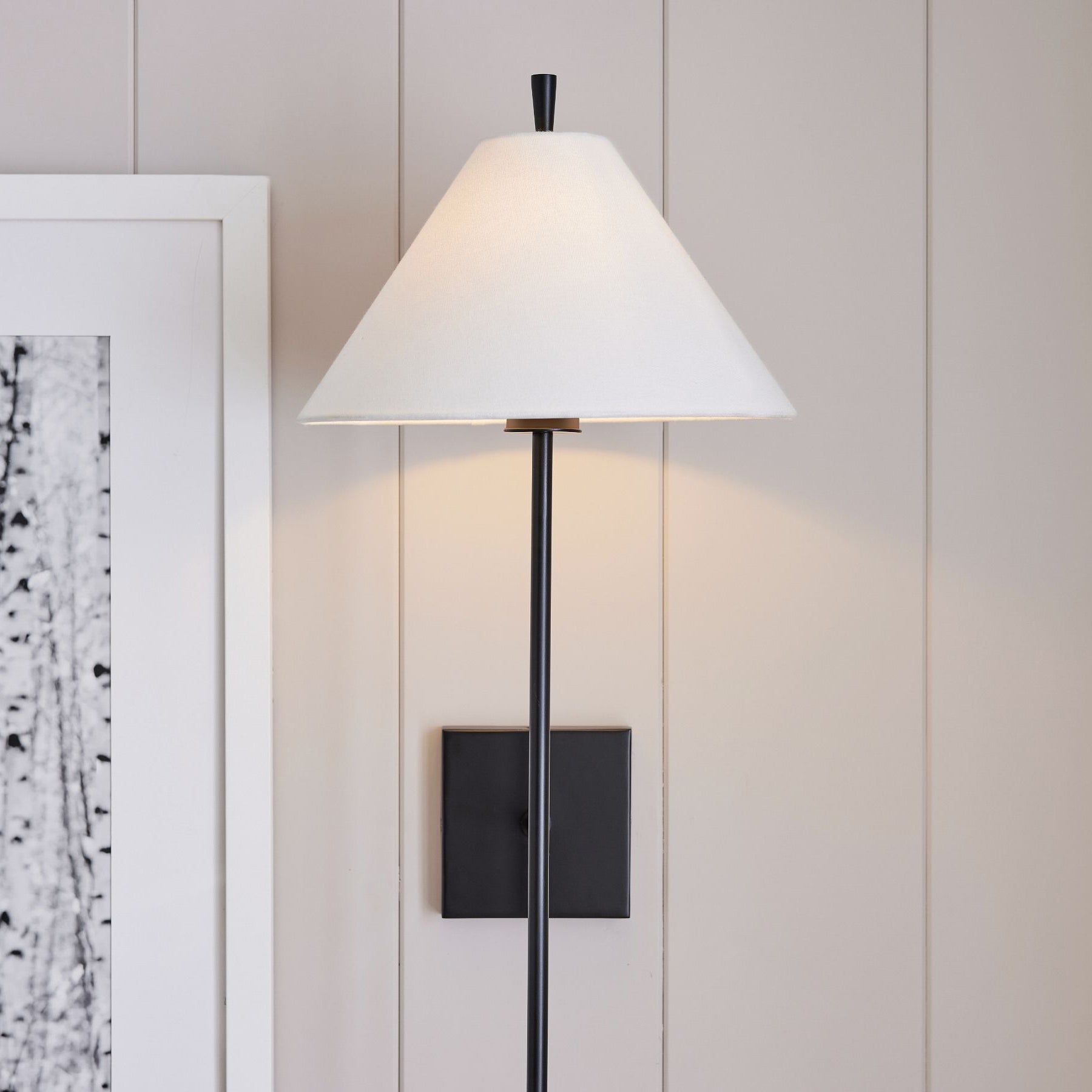 Ellis Modern Wall Lamp - Sleek LED Sconce Lighting for Bedroom, Living Room & Hallway - Dimmable Indoor Wall Light Fixture with Adjustable Arms (Black) - Perfect for Ambient Lighting & Space Saving Design