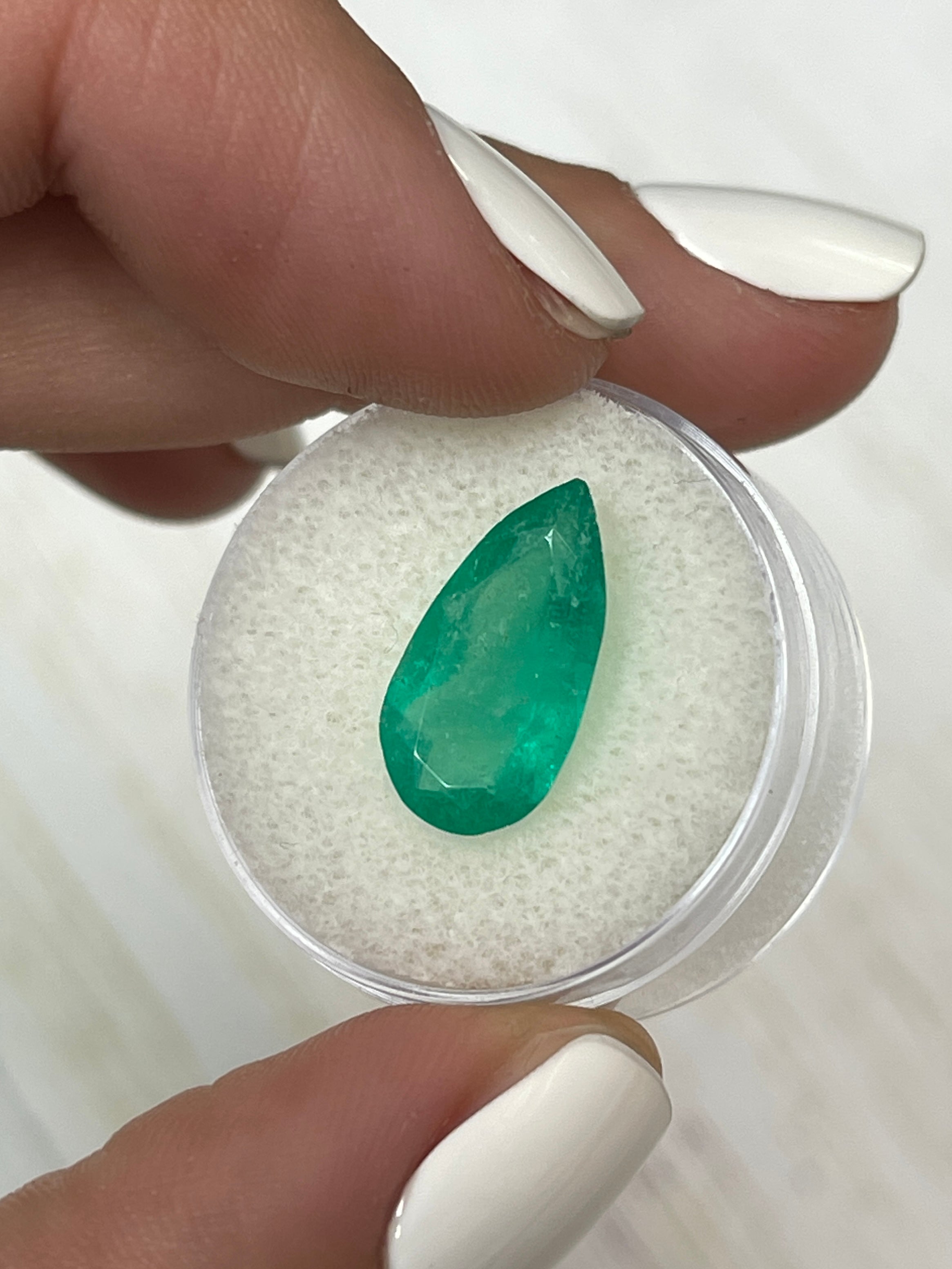 3.84 Carat 16x8.5mm Green Natural Loose Colombian Emerald Pear Cut Gemstone for Jewelry Making, Engagement Rings & Luxury Gifts