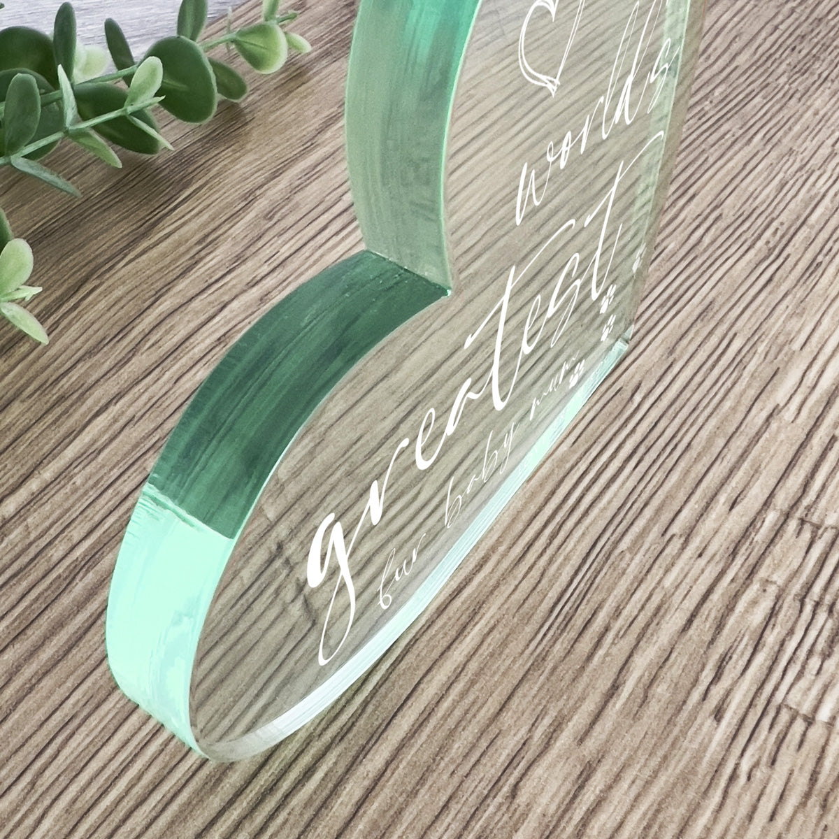 Personalized 'World's Greatest Fur Baby Mom' Acrylic Freestanding Heart - Perfect Pet Lover Gift for Dog & Cat Owners - Home Decor, Office Desk, Nursery Display