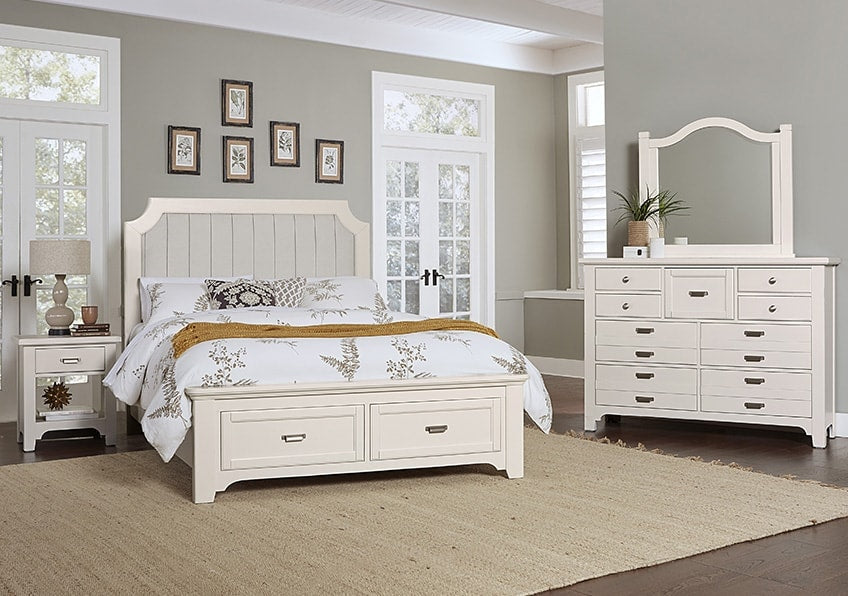 Bungalow Style Home Decor & Furniture - Cozy & Charming Designs for Living Room, Bedroom & Outdoor Spaces