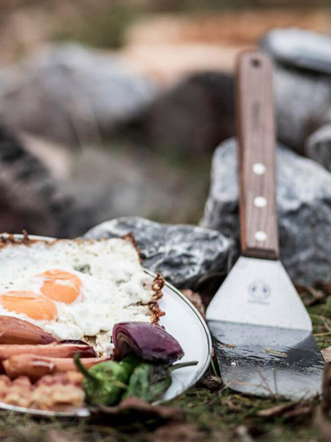 Petromax Flexible Spatula - High Heat Resistant Kitchen Turner for Nonstick Pans, Perfect for Flipping Pancakes, Eggs & Burgers - Ideal for Indoor & Outdoor Cooking, Camping & BBQ