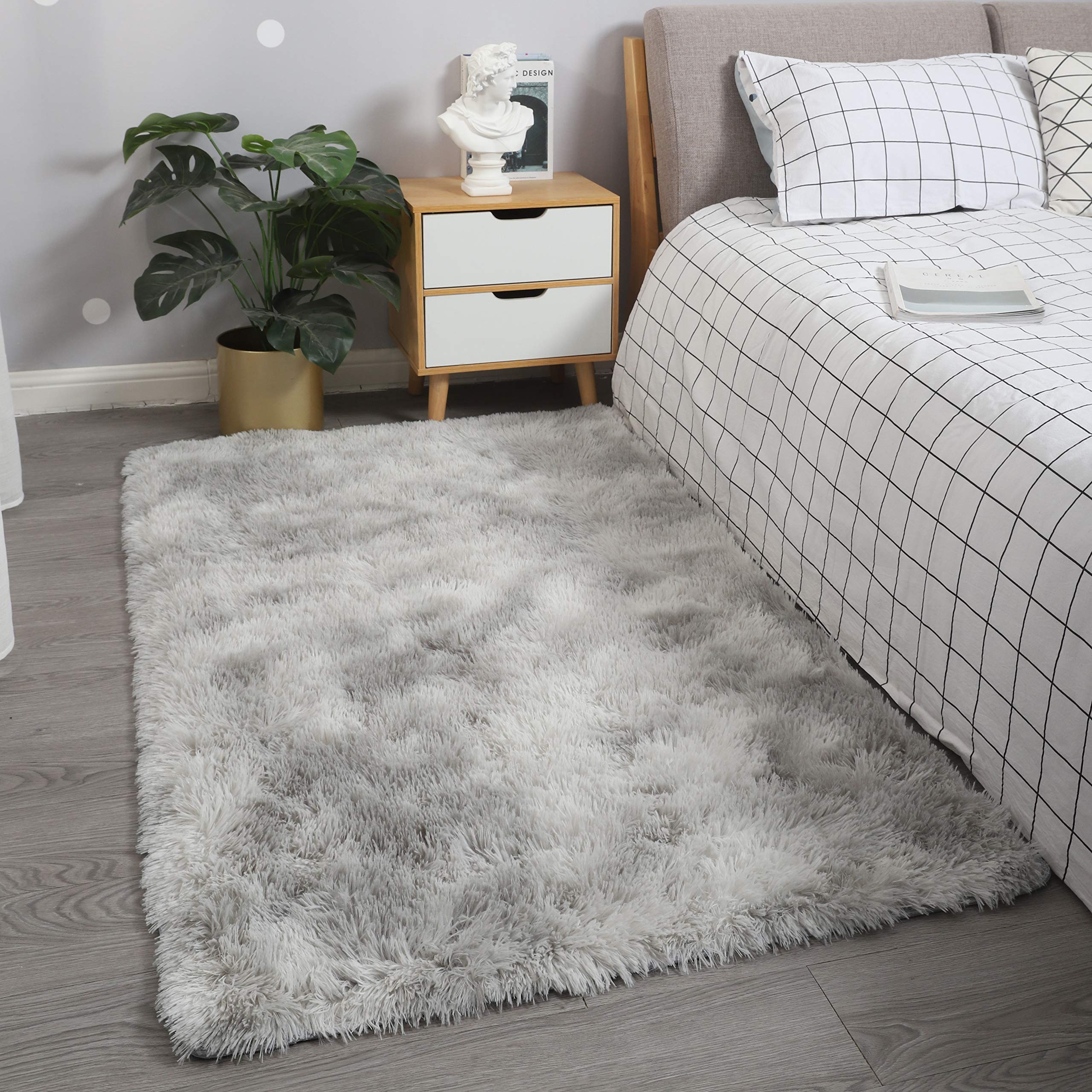GKLUCKIN Shag Ultra Soft Non-Skid Area Rug 4'X6' - Fluffy Tie-Dyed Light Grey Plush Faux Fur Rug for Living Room, Bedroom, Nursery Decor - Cozy Kids Playroom Carpet - Perfect for Family Rooms, Dorm Decor & Pet-Friendly Spaces